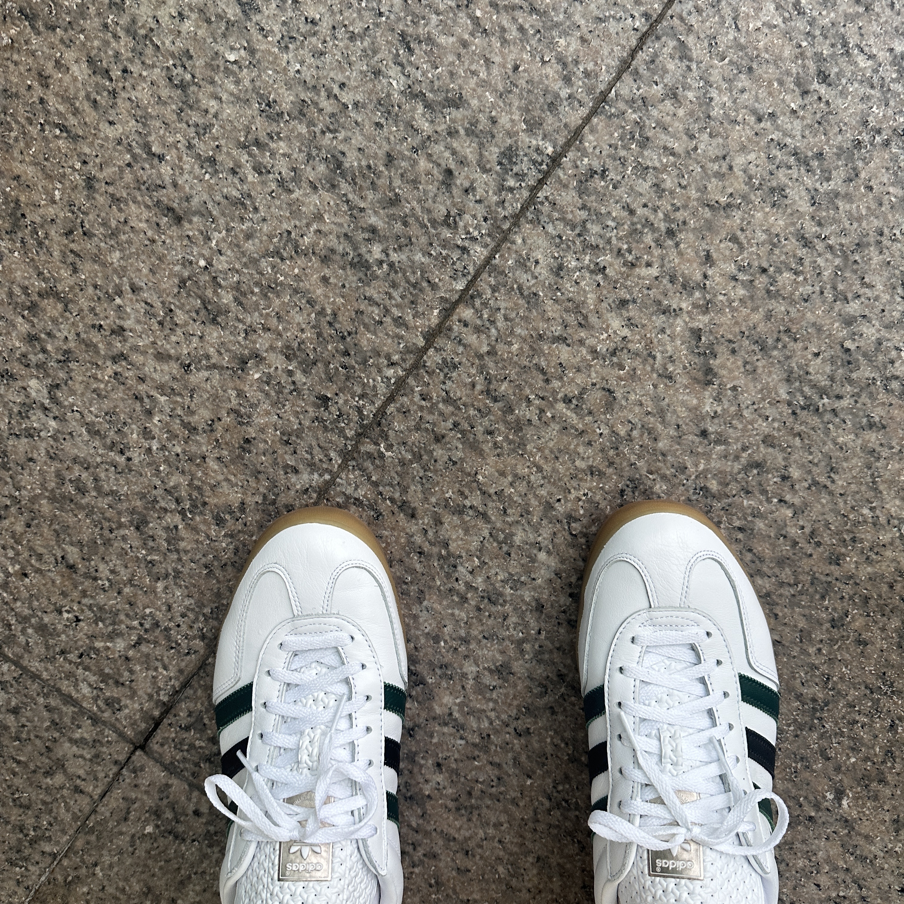 (W) Adidas Gazelle Indoor Cloud White Collegiate Green 착용 스타일