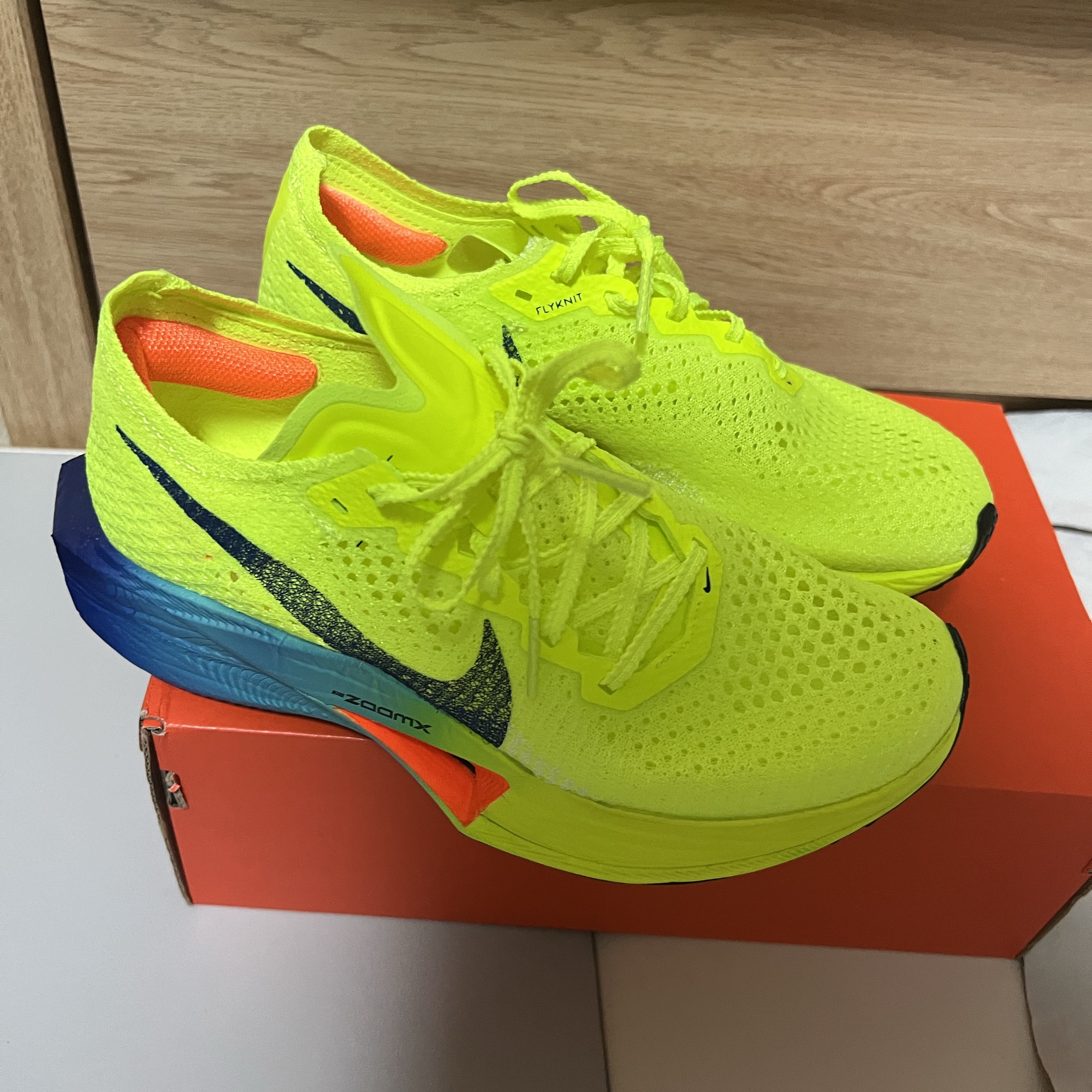 (W) Nike ZoomX Vaporfly Next% 3 Bolt 착용 스타일