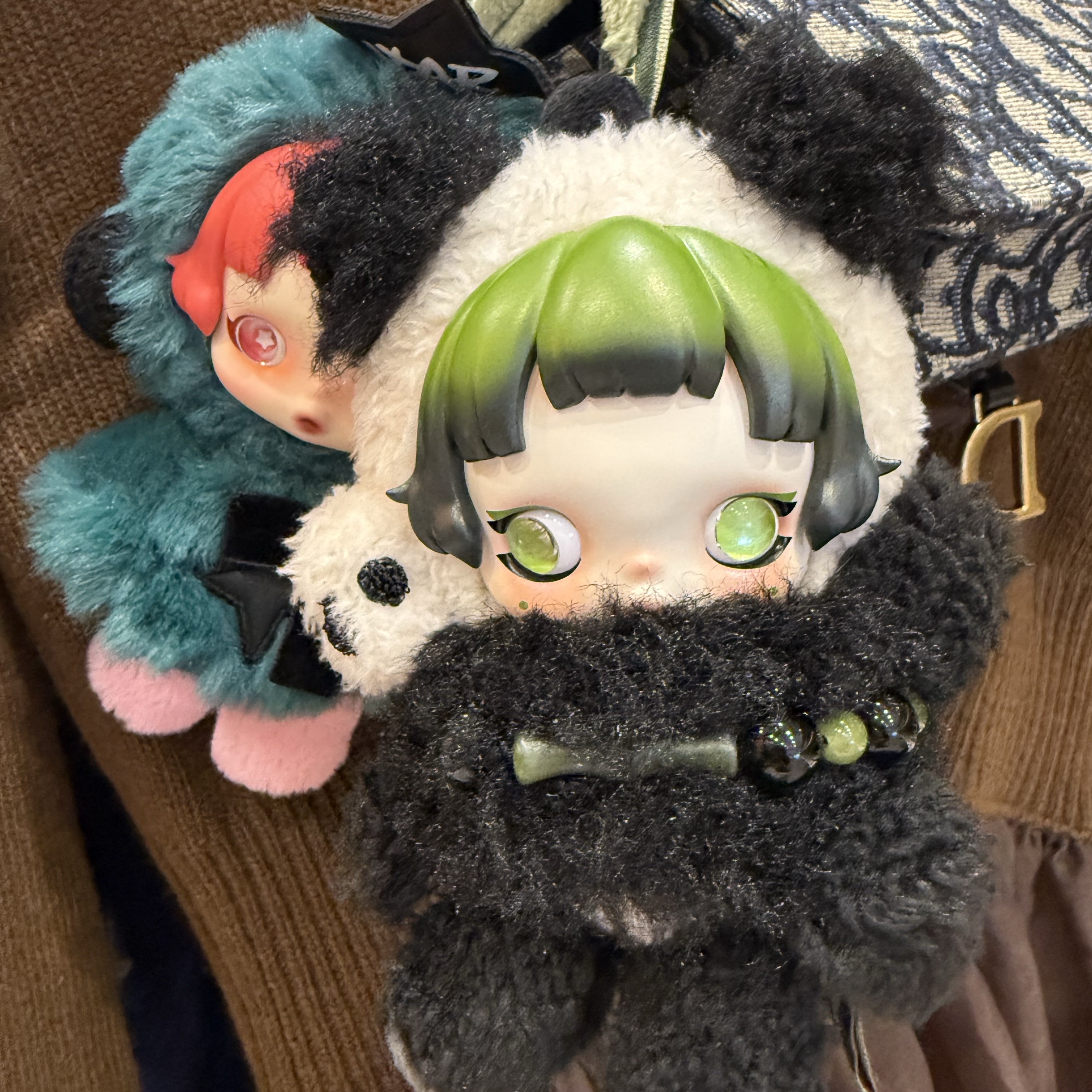 Pop Mart Skullpanda Lazy Panda Plush Doll Pendant 착용 스타일 - 1
