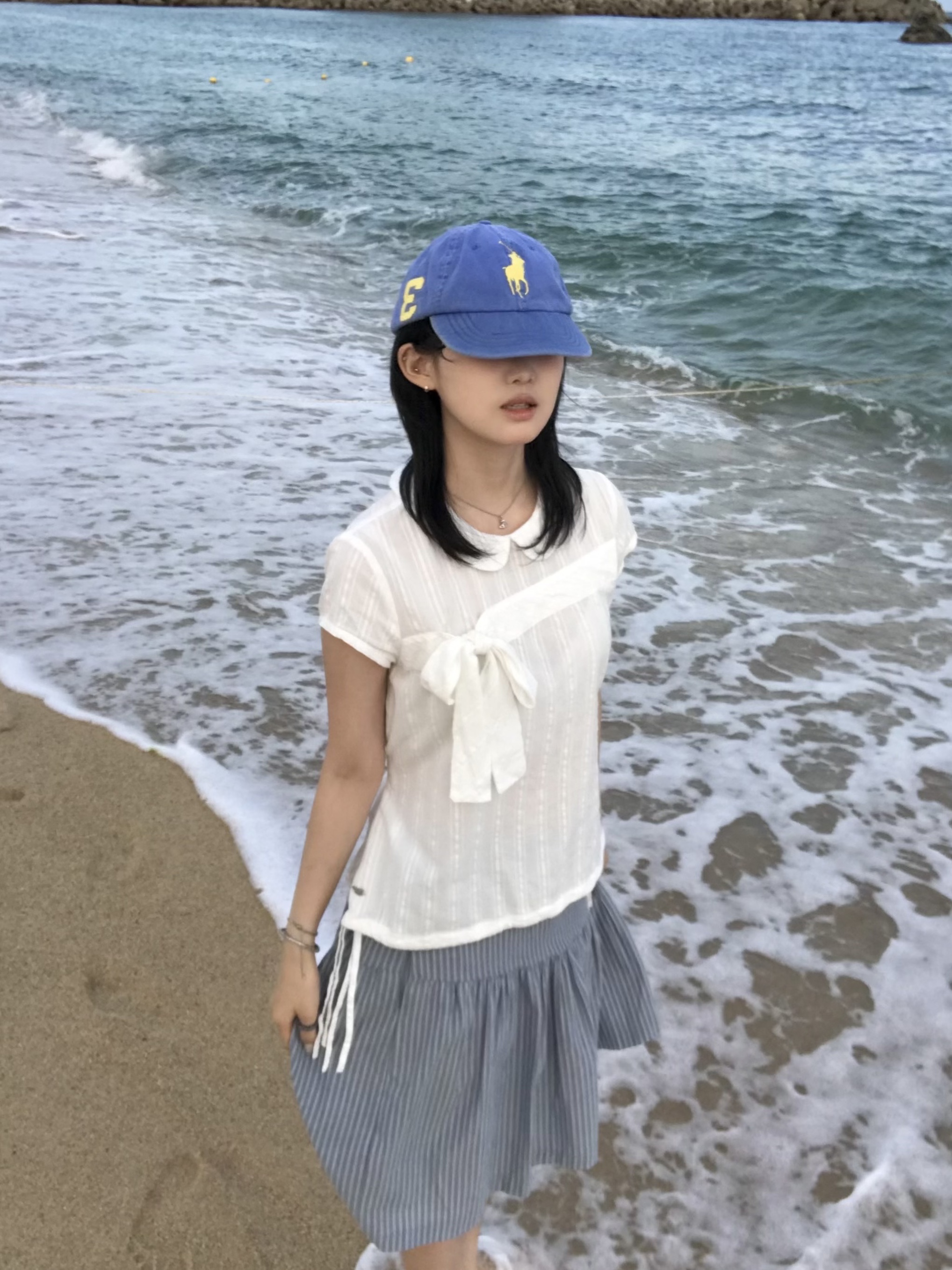 COYSEIO Bow Blouse White 착용 스타일 - 1