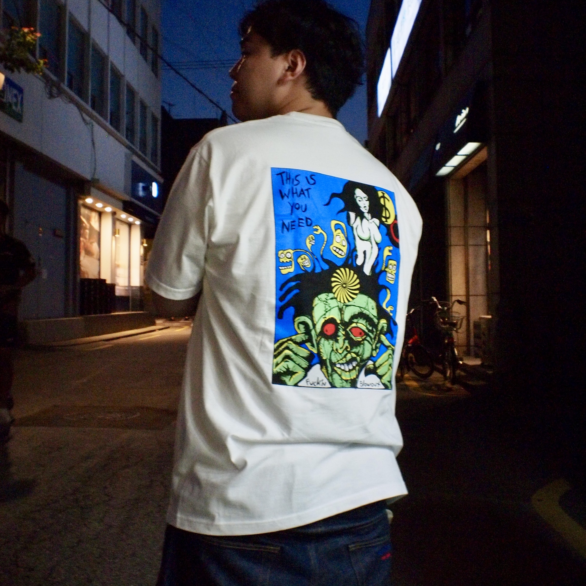 Supreme Fuckin Blowout T-Shirt White - 25FW, Supreme Rigid Baggy Selvedge Denim Short Rigid Indigo 착용 스타일 - 2