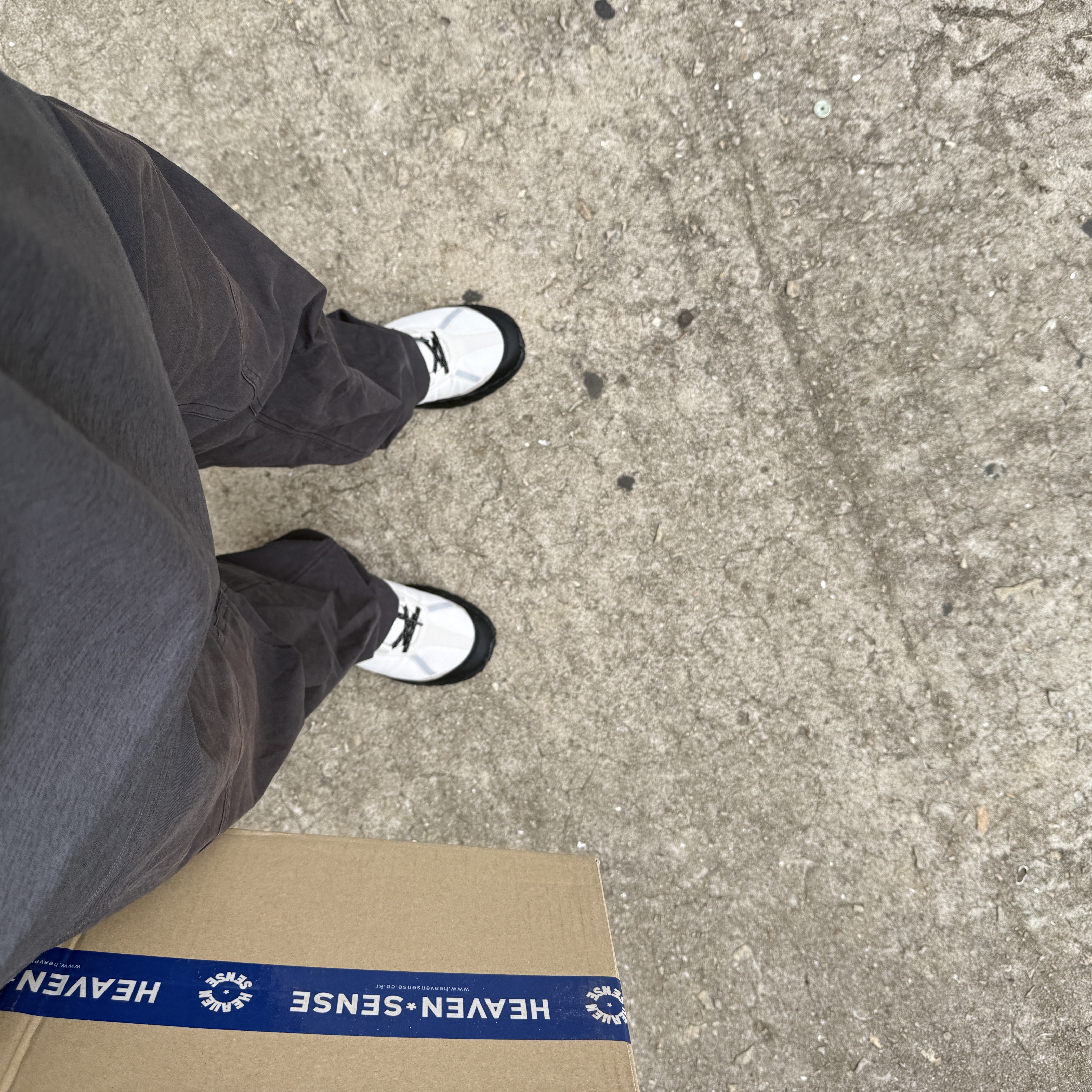 Norda 001/A Cinder, Arc'teryx Cronin Cotton Pants Black 착용 스타일