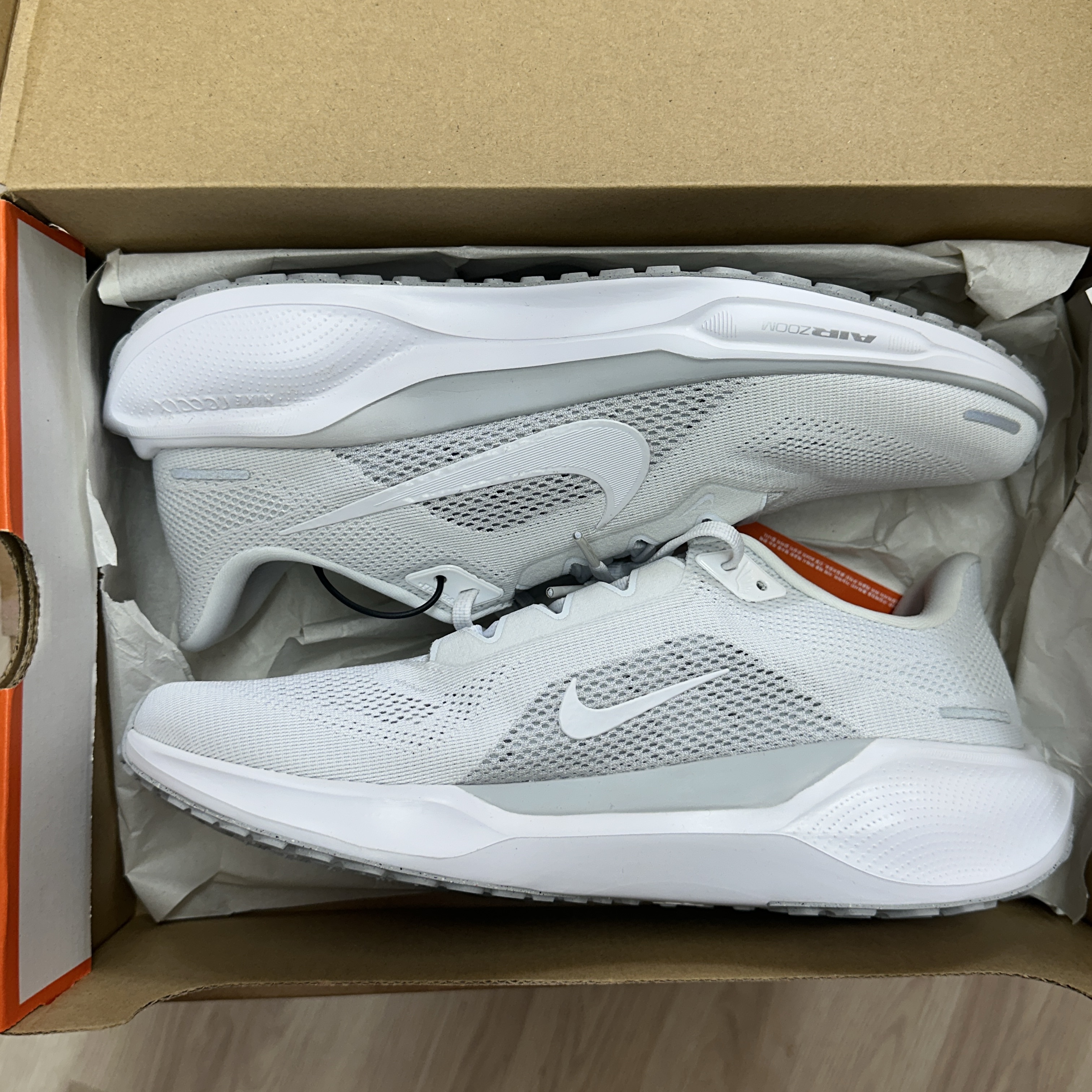 Nike Air Zoom Pegasus 41 White Pure Platinum 착용 스타일 - 3