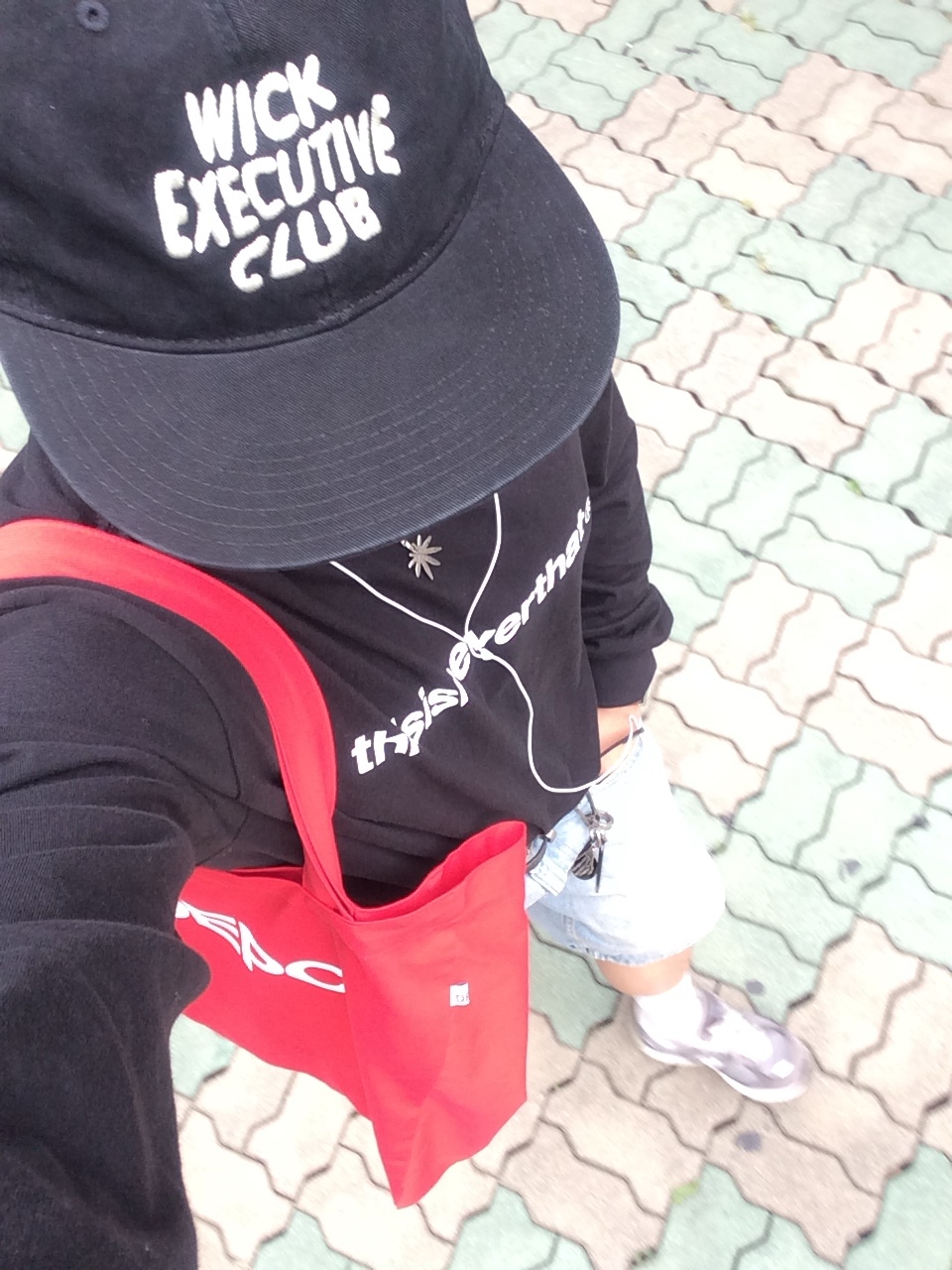 Thisisneverthat T Logo L/S T-Shirt Black, Depc Logo Eco Bag Red 착용 스타일 - 4