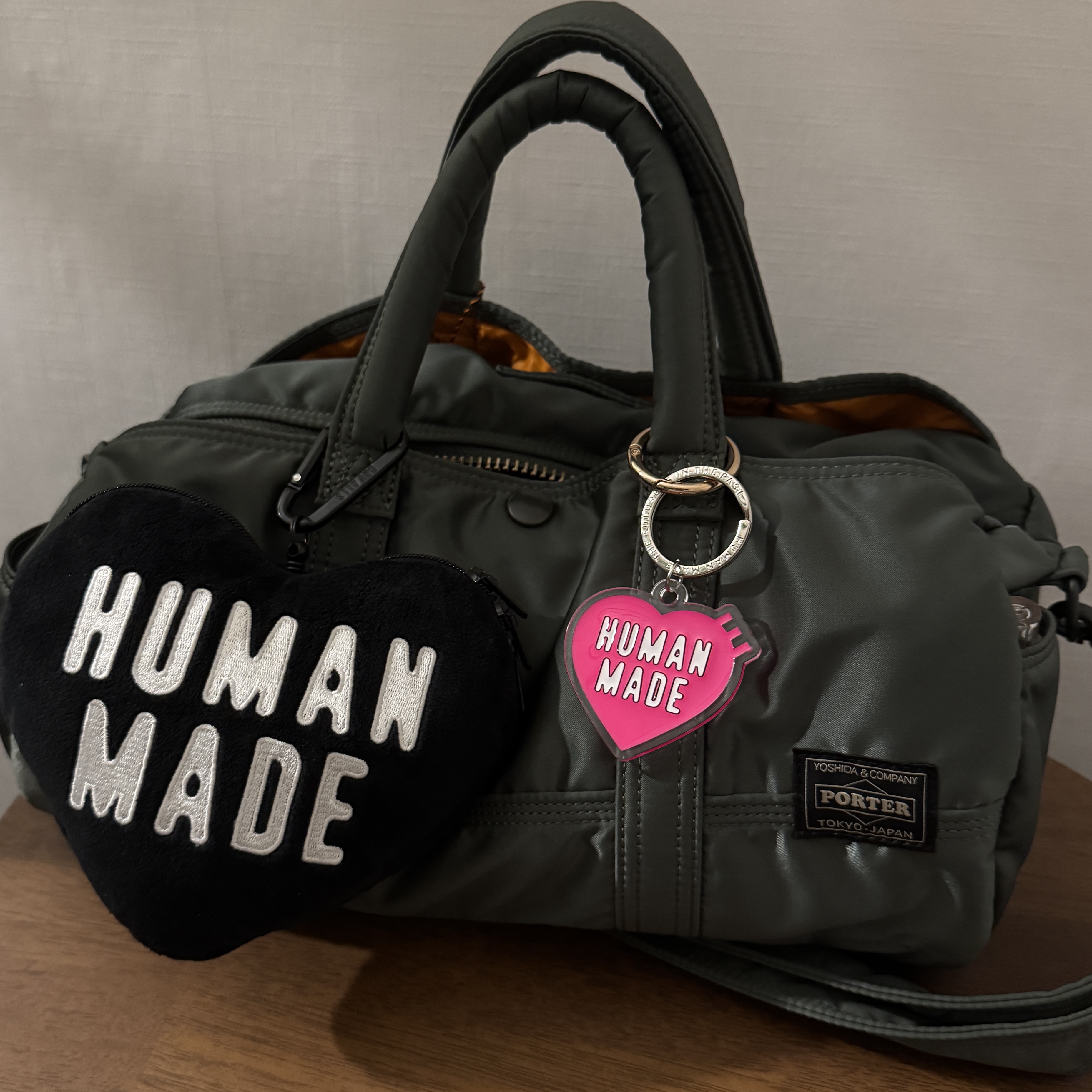 Human Made Heart Pass Holder Black, Porter All New Tanker Roll Bag Sage Green 착용 스타일