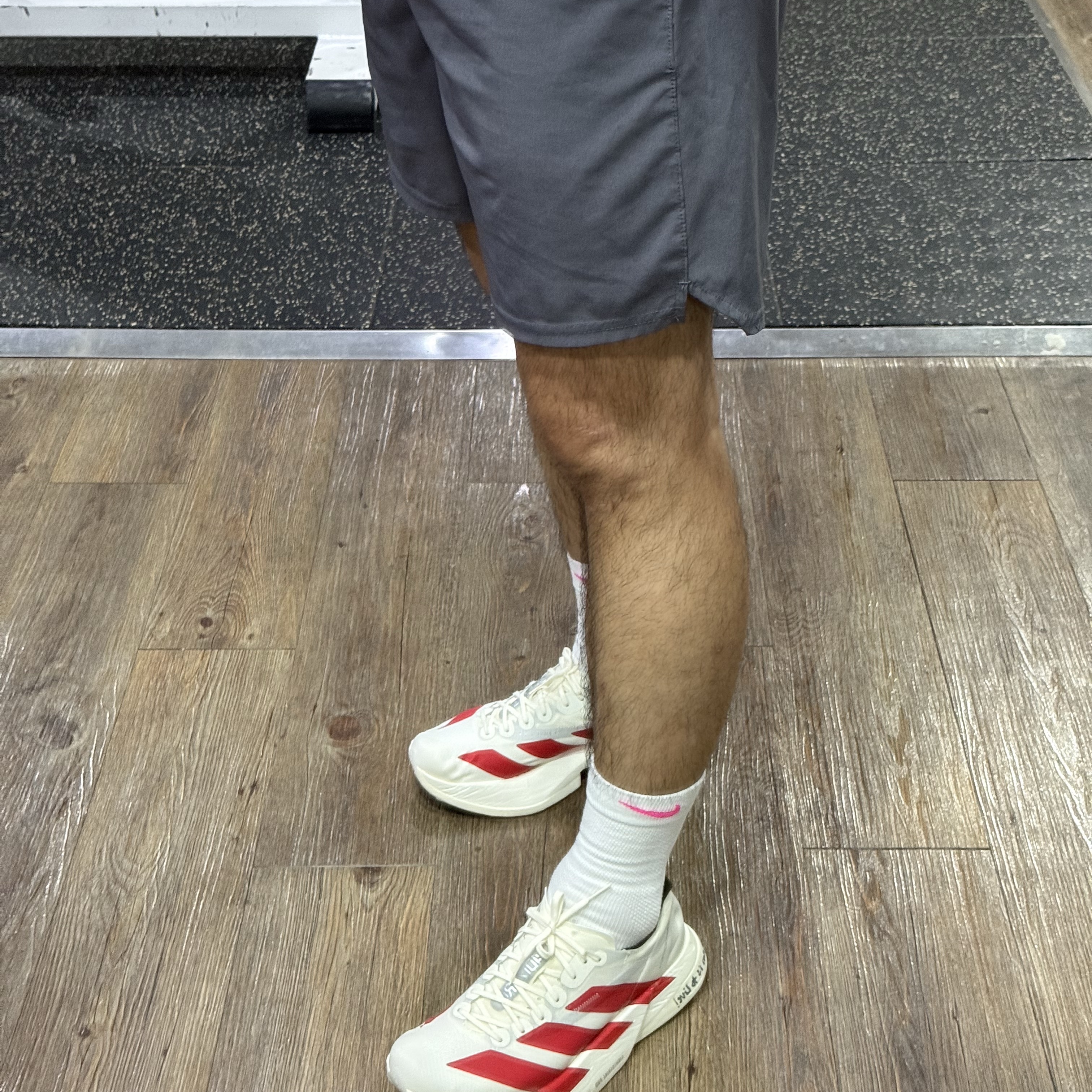 Adidas Adizero Adios Pro 4 Off White Better Scarlet 착용 스타일