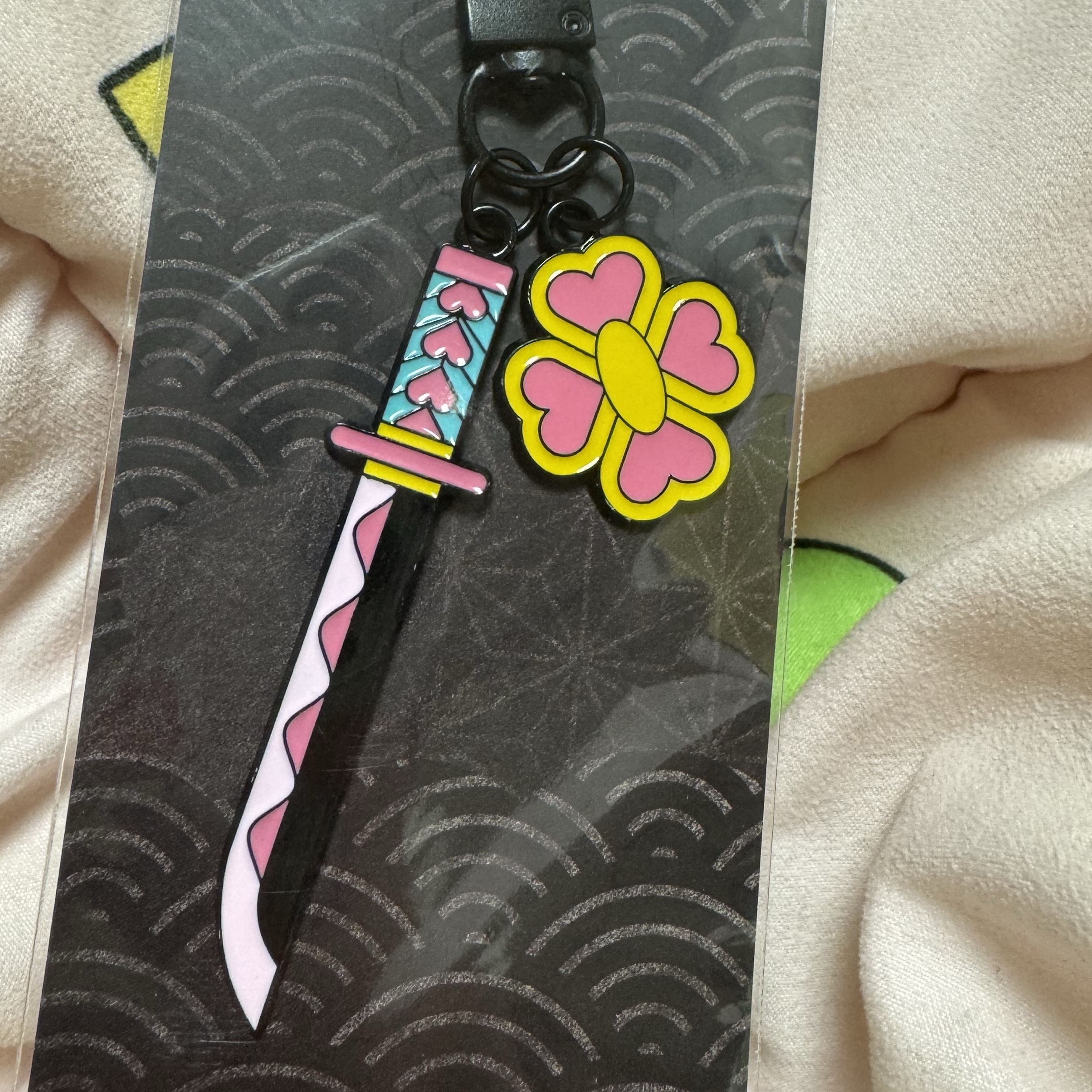 Demon Slayer Kimetsu No Yaiba Nichirin Sword Keyring Mitsuri Kanroji 착용 스타일