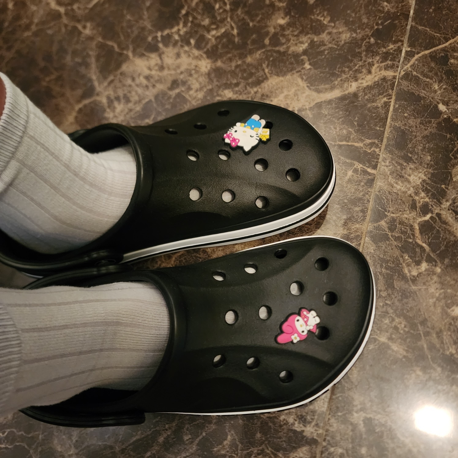 Crocs Bayaband Clog Black White 착용 스타일