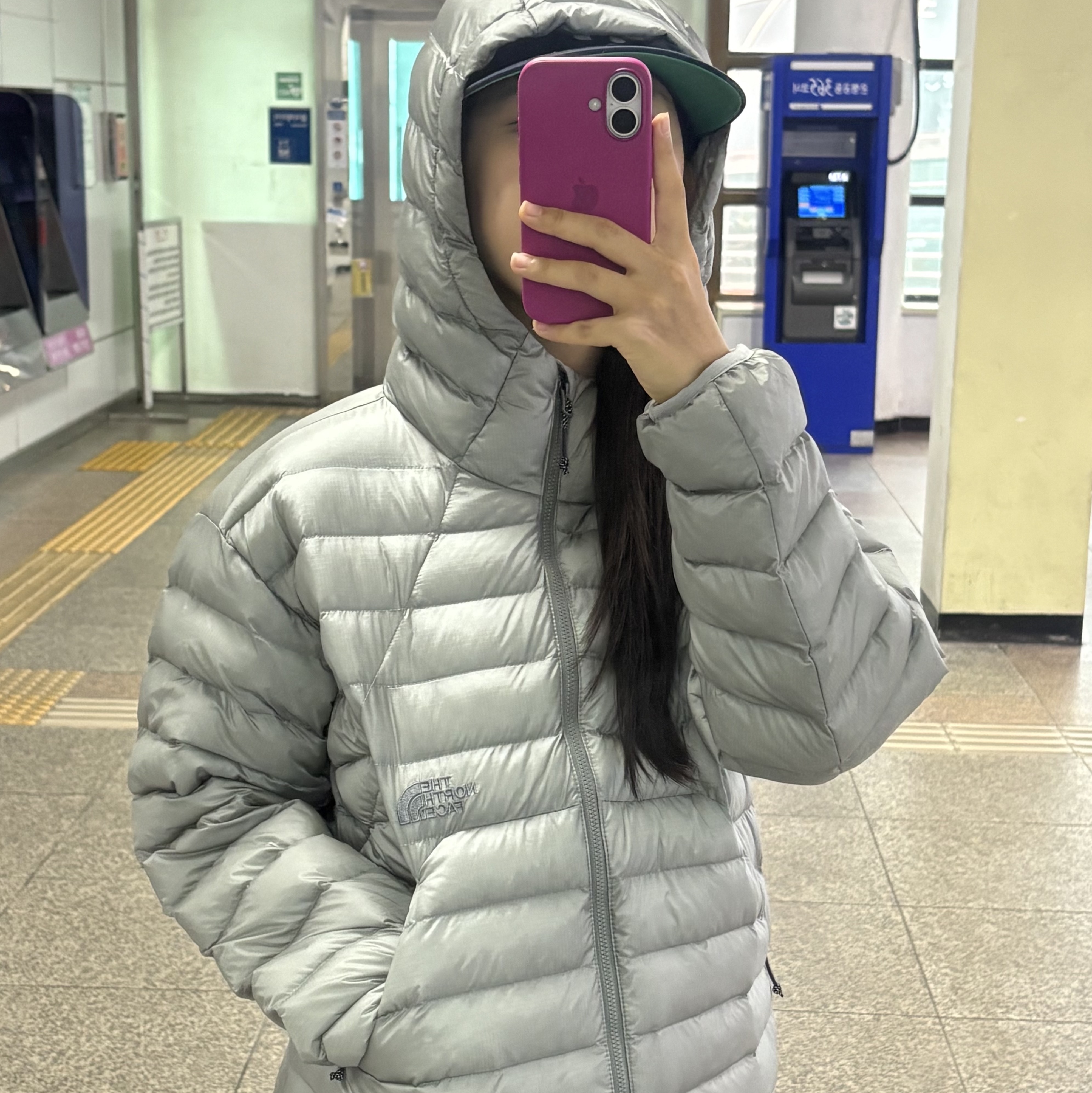 The North Face Ventus On Jacket Silver 착용 스타일 - 1