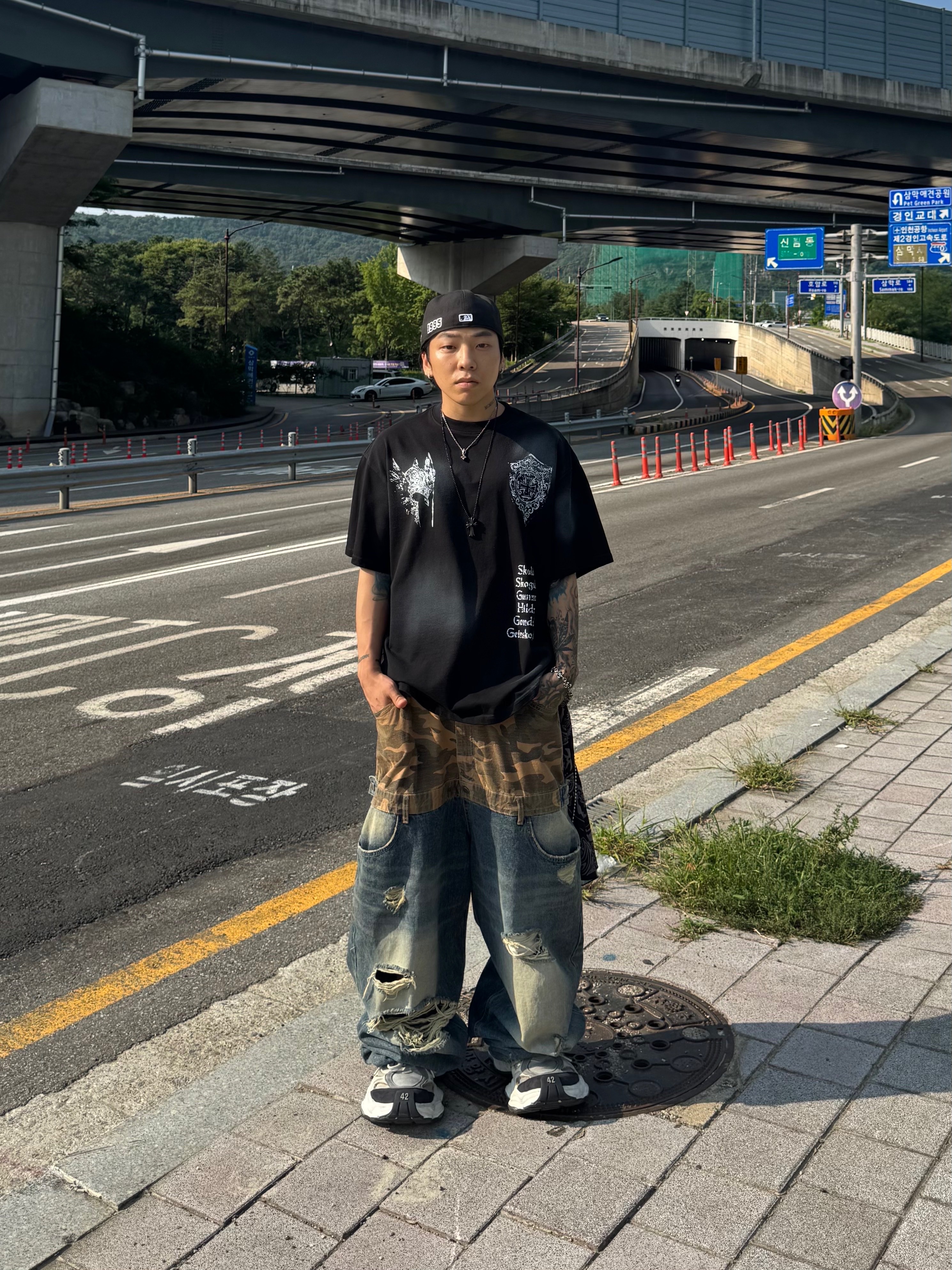 Balenciaga Cargo Sneakers White Grey, New Era Chicago White Sox The League 9forty Cap Black 착용 스타일 - 4
