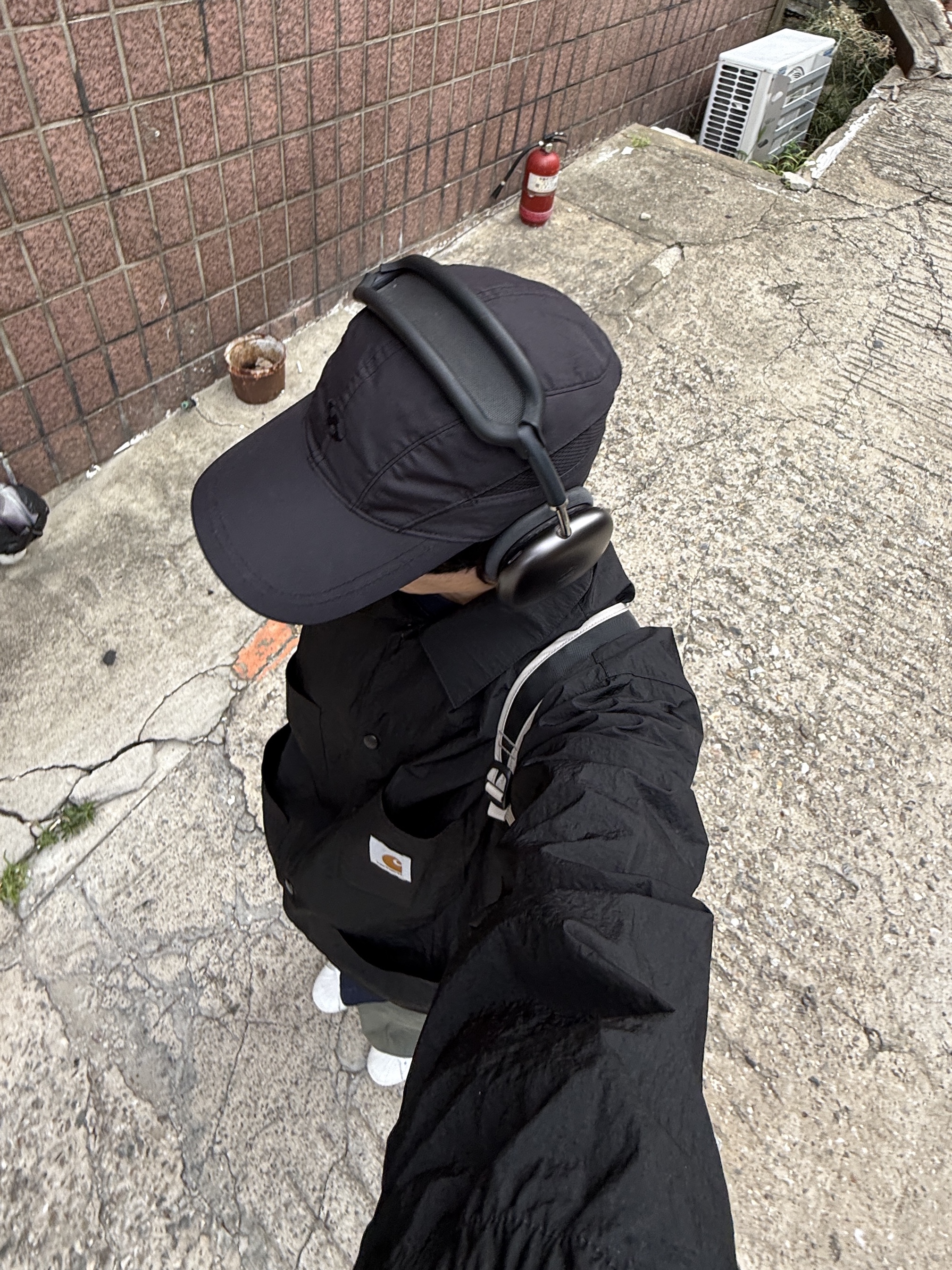 Adidas Superstar White Black, Uniqlo C Wide Parachute Pants Olive - KR 착용 스타일 - 1