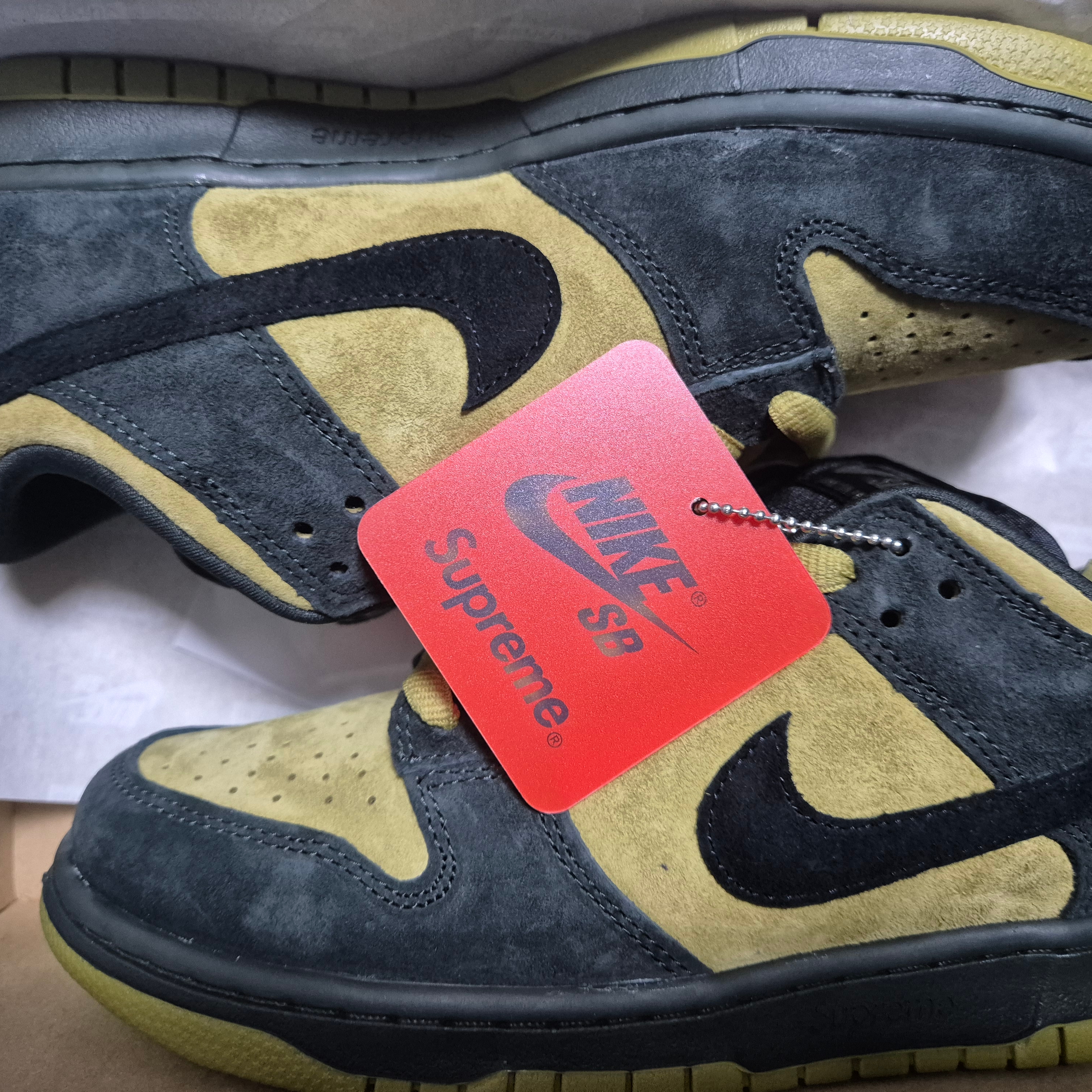 Nike x Supreme SB Dunk Low Camper Green 착용 스타일 - 3