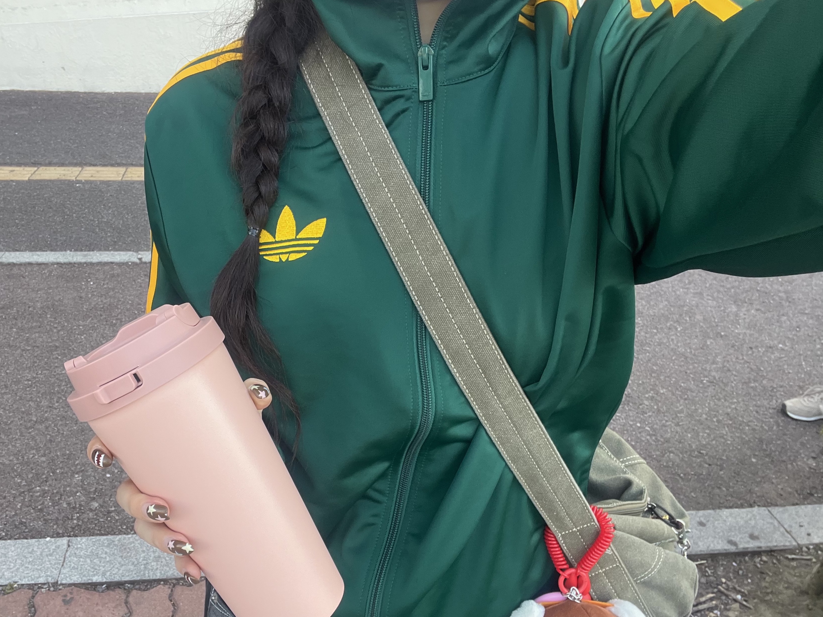 (W) Adidas Adicolor Classic Firebird Loose Track Top Collegiate Green Crew Yellow - KR Sizing, (W) Adidas Originals Beckenbauer Track Top Cloud White - KR Sizing 착용 스타일 - 1