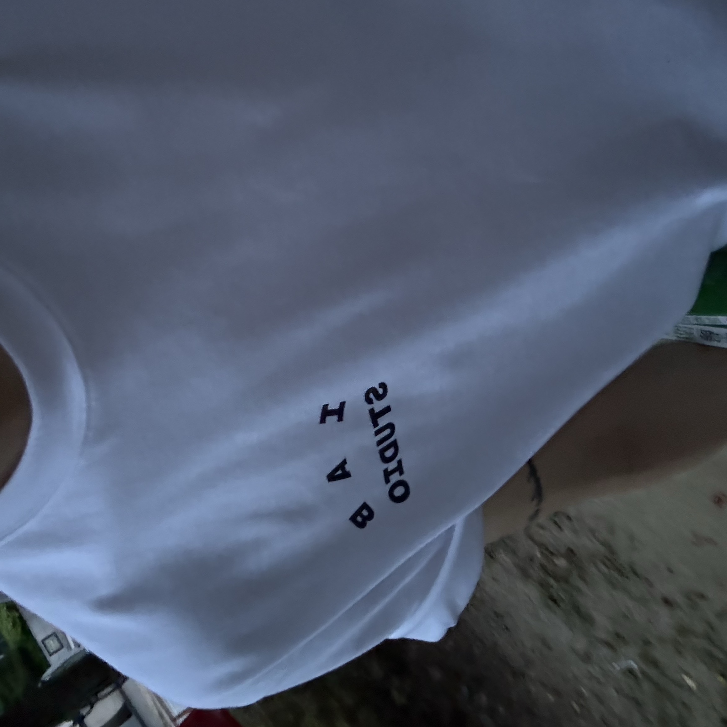 IAB Studio T-Shirt White Navy 착용 스타일 - 3