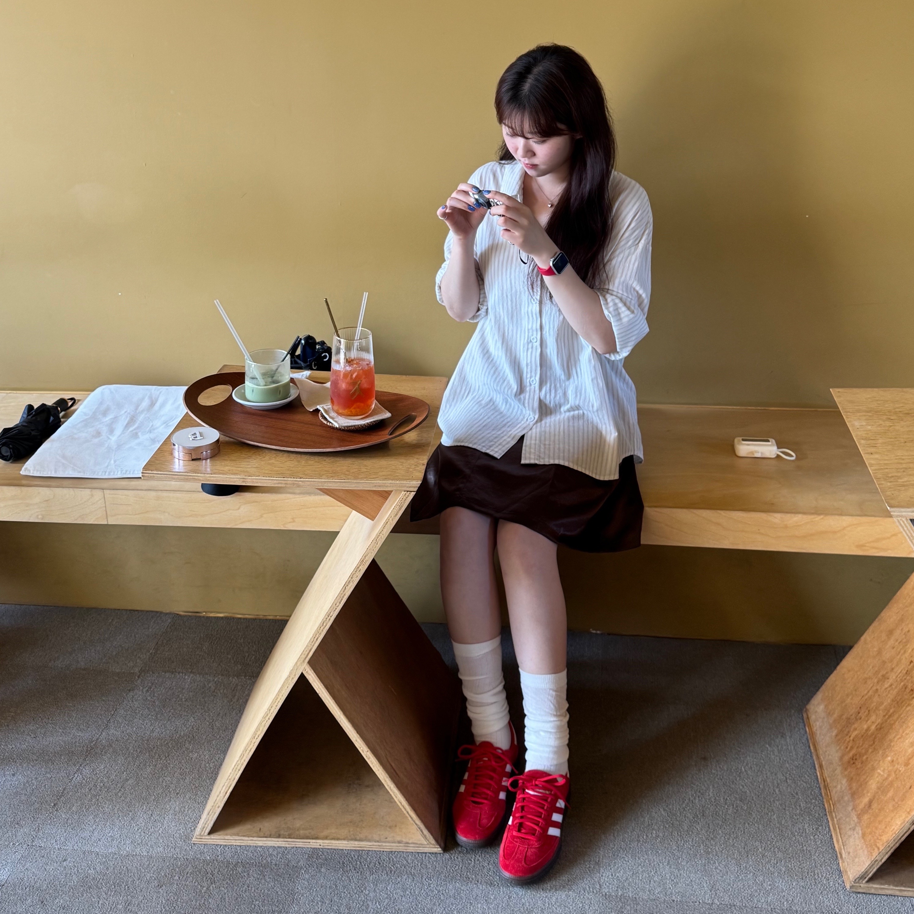Adidas Spezial Handball Scarlet Cloud White 착용 스타일 - 1