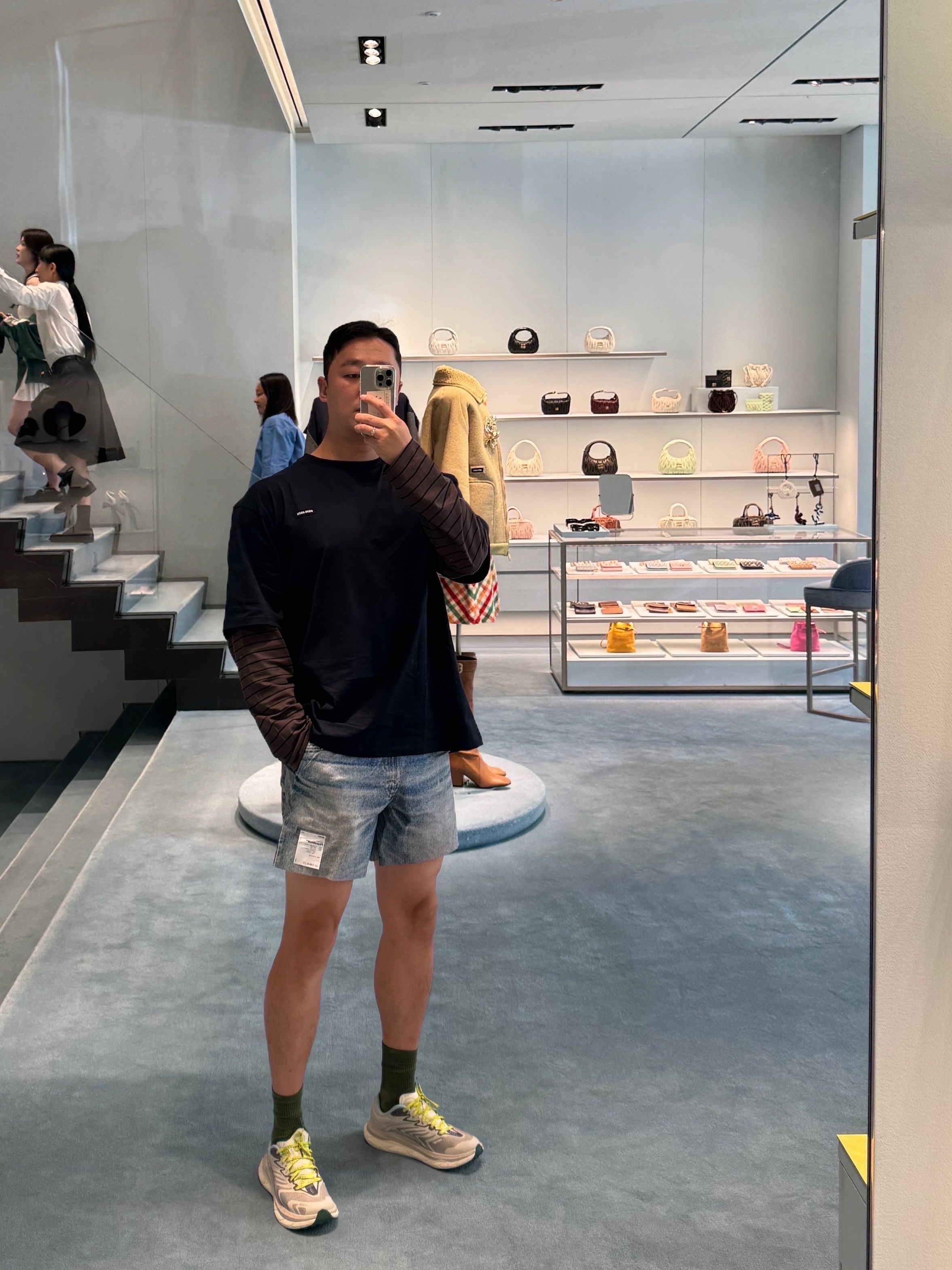 (W) Miu Miu Long Sleeve Jersey T-Shirt Blue Cocoa Brown, Satisfy Peaceshell 5 Inch Unlined Shorts Digital Denim 착용 스타일 - 1