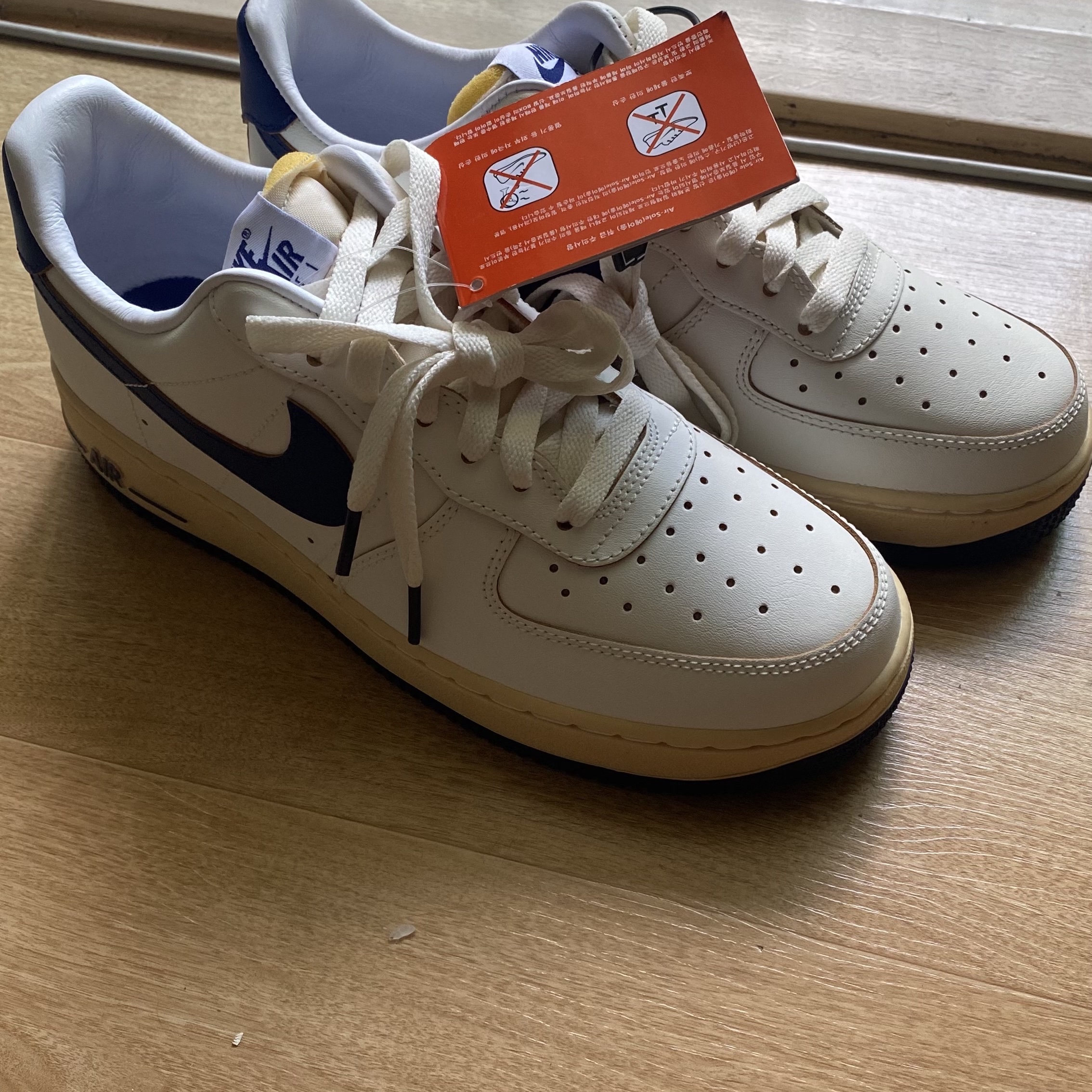 (W) Nike Air Force 1 '07 Sail Pale Vanilla 착용 스타일