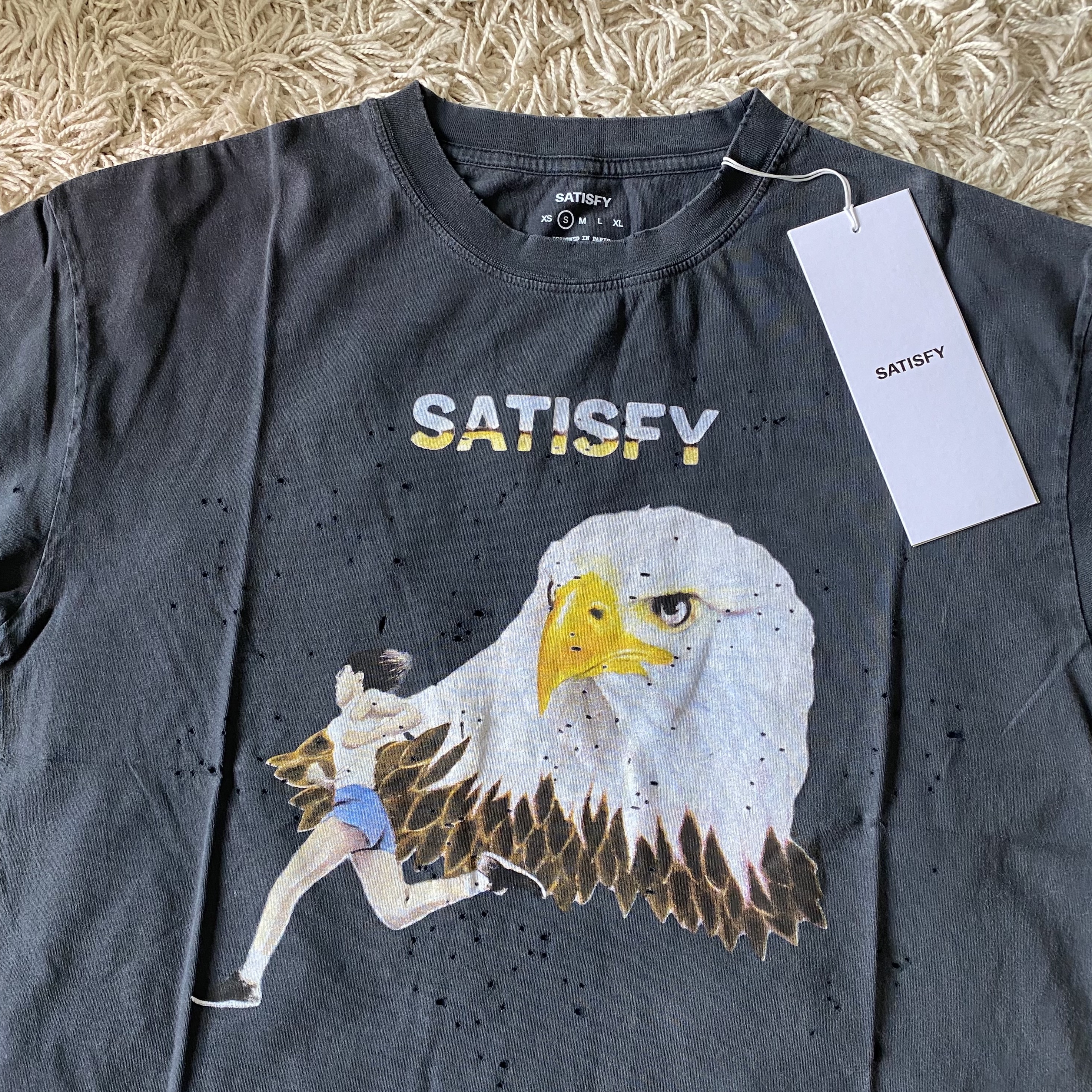 Satisfy Mothtech Eagle T-Shirt Aged Black 착용 스타일 - 1