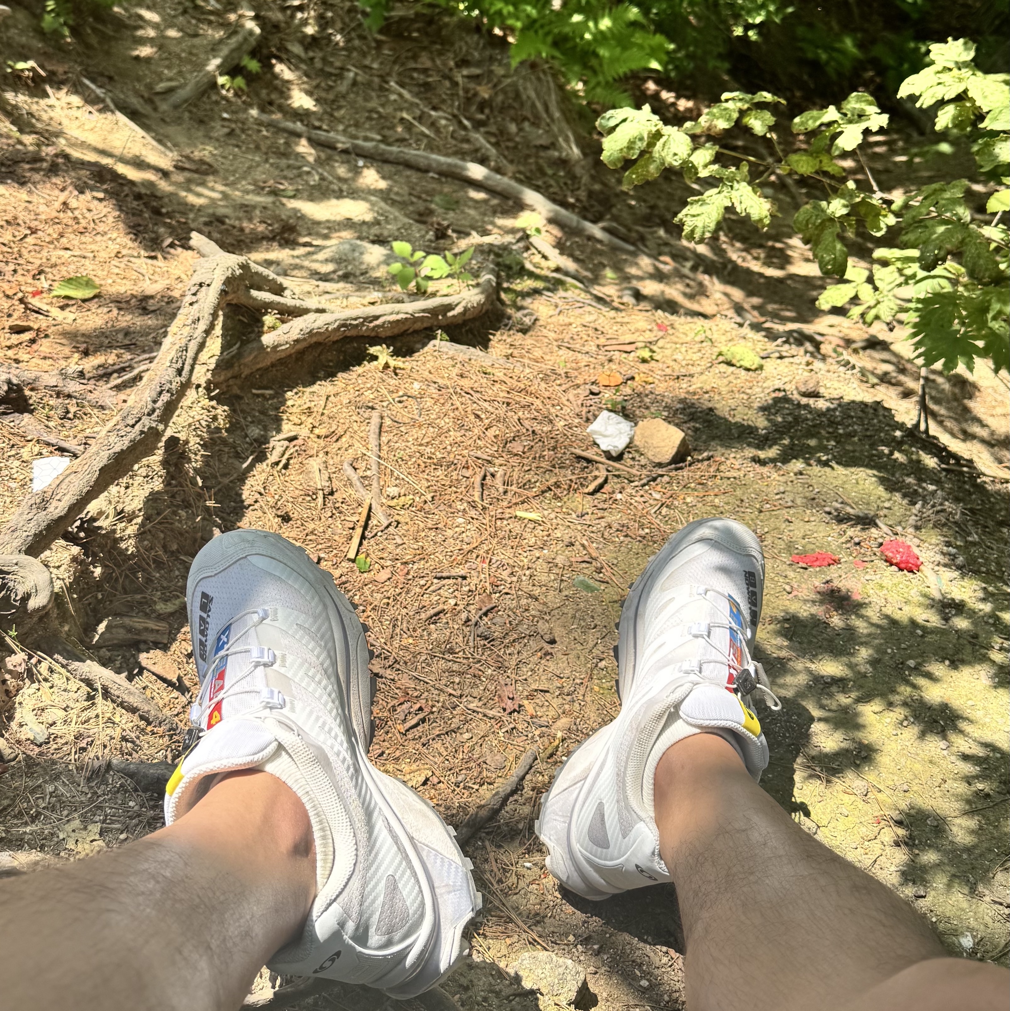 Salomon XT-4 White Lunar Rock 착용 스타일