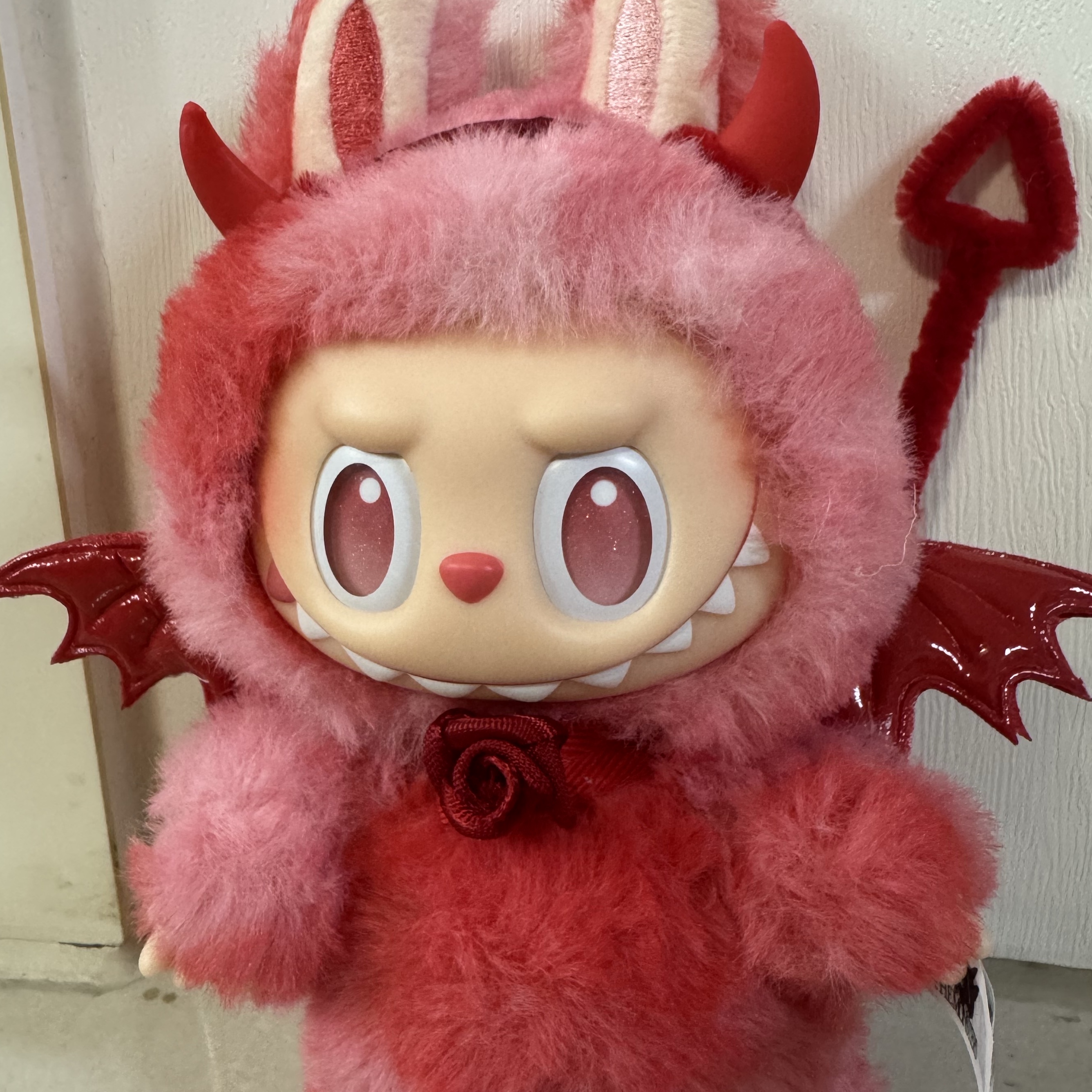 Pop Mart Labubu The Monsters Highlight Series Love Keyring (Opened Case) 착용 스타일