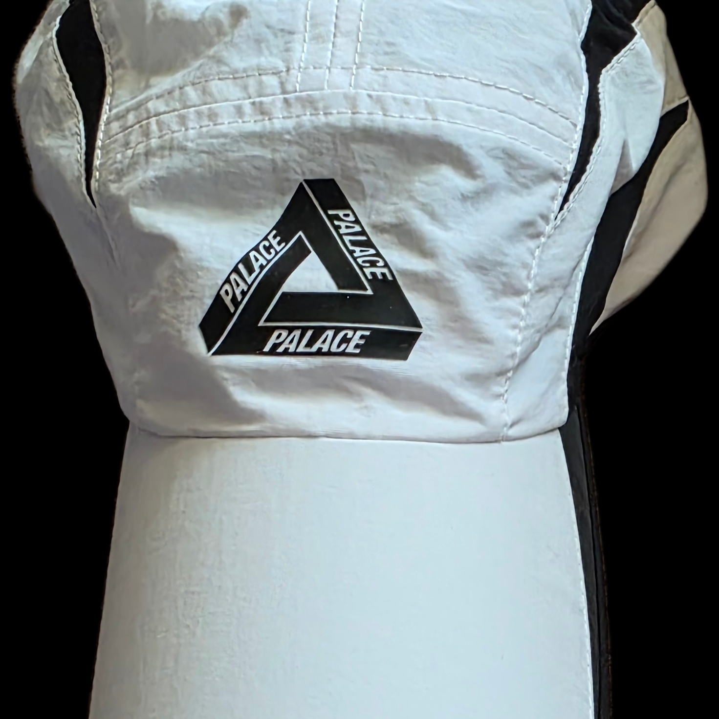 Palace Tri Strike Shell Runner Cloud - 25SS 착용 스타일 - 1