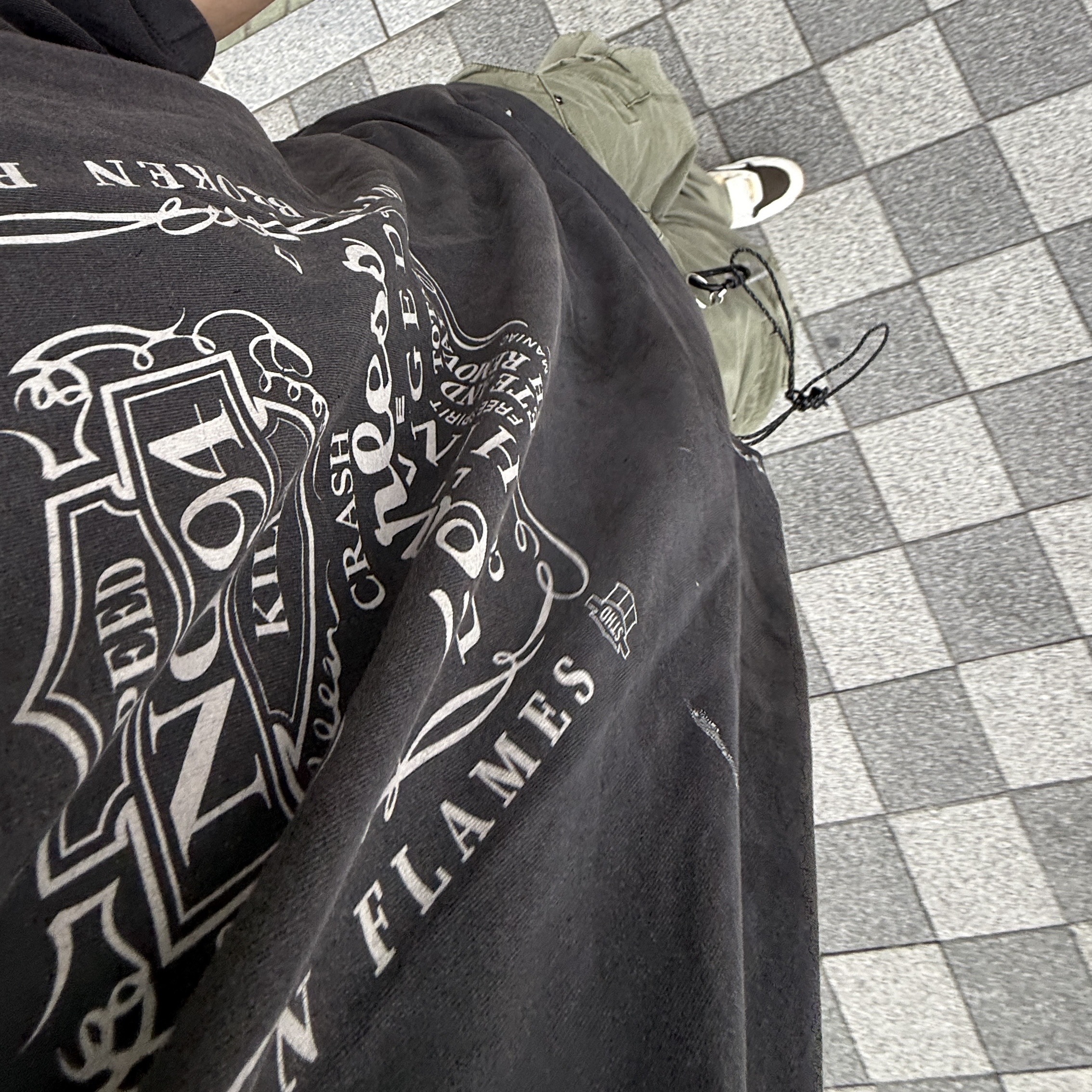 Neighborhood x Saint Mxxxxxx STHD Fearless T-Shirt Black - 25SS, Jordan 1 x Travis Scott Retro Low OG SP Sail and Ridgerock 착용 스타일 - 3