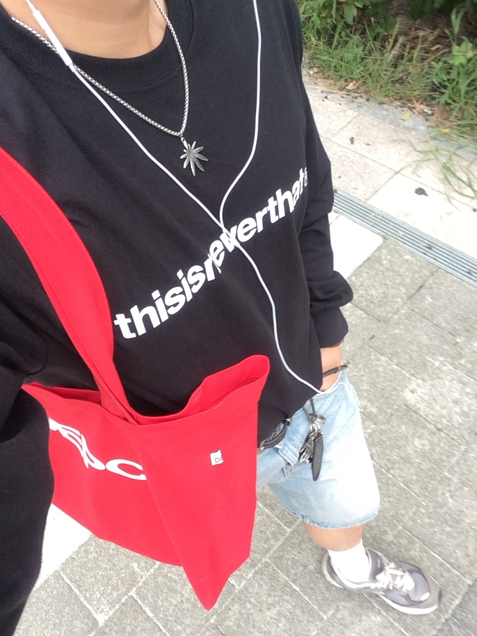 Thisisneverthat T Logo L/S T-Shirt Black, Depc Logo Eco Bag Red 착용 스타일 - 5