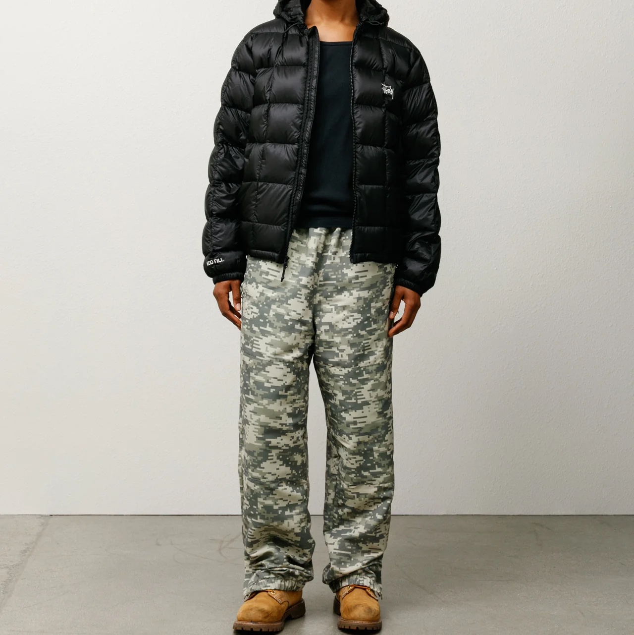Stussy Midweight Hooded Puffer Black 착용 스타일