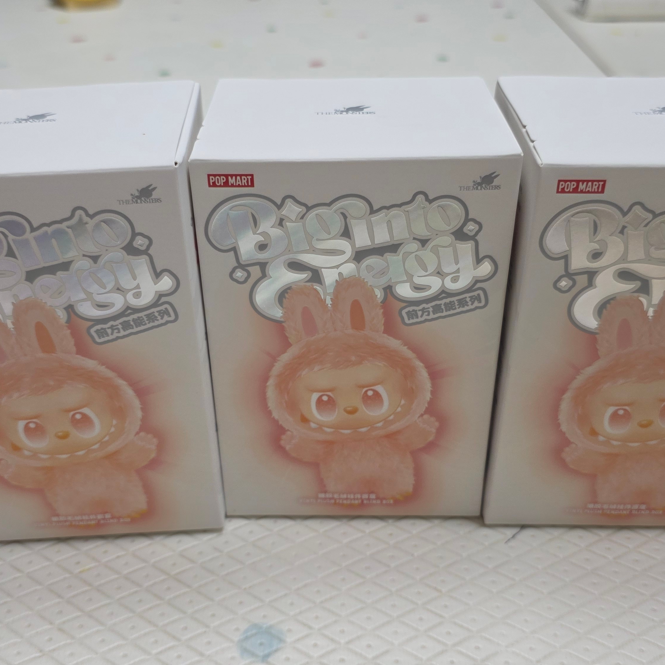 Pop Mart Labubu The Monsters Highlight Series Sealed Case (6 Blind Boxes) 착용 스타일 - 1