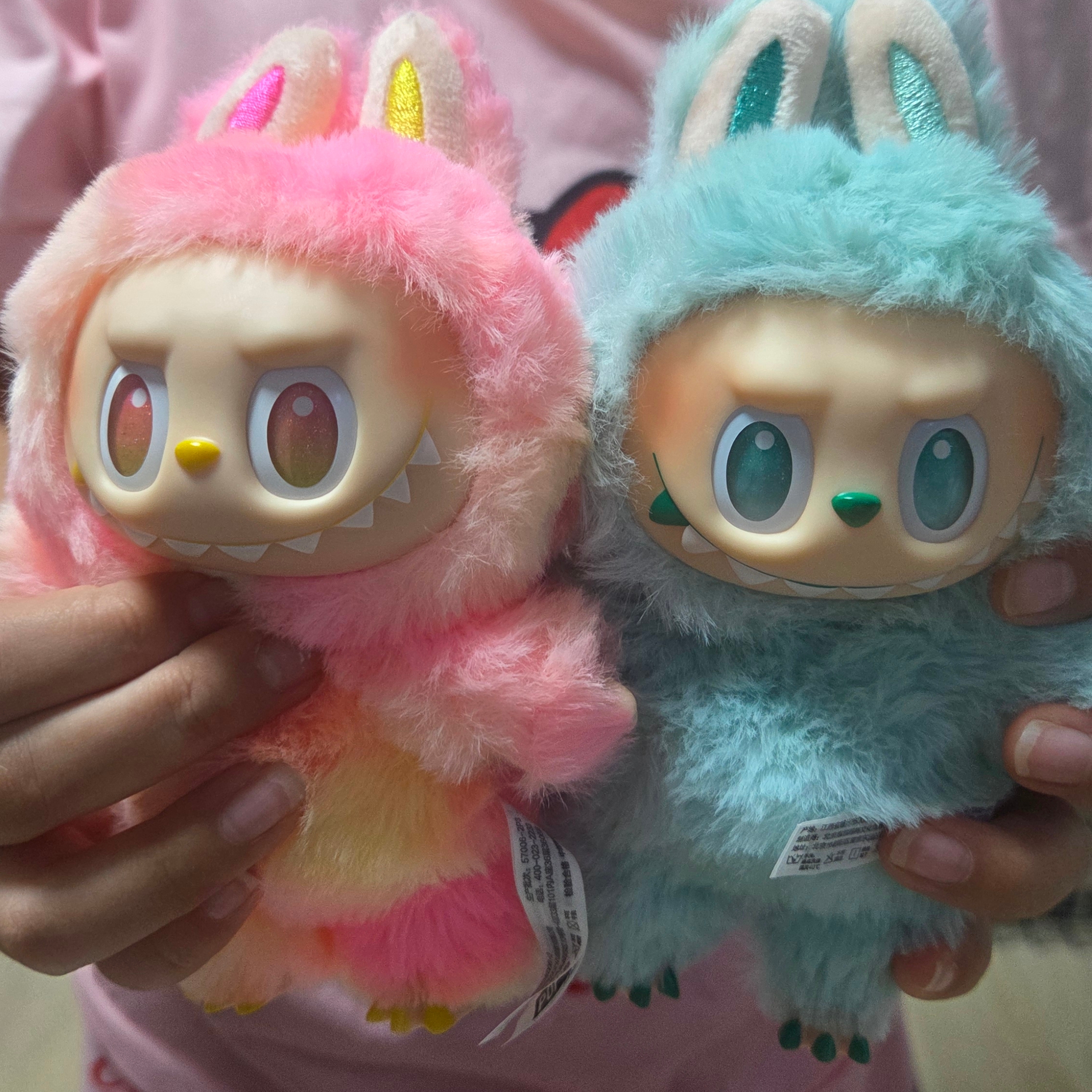 Pop Mart Labubu The Monsters Highlight Series Sealed Case (Bundle of 2/1 Blind Box) 착용 스타일