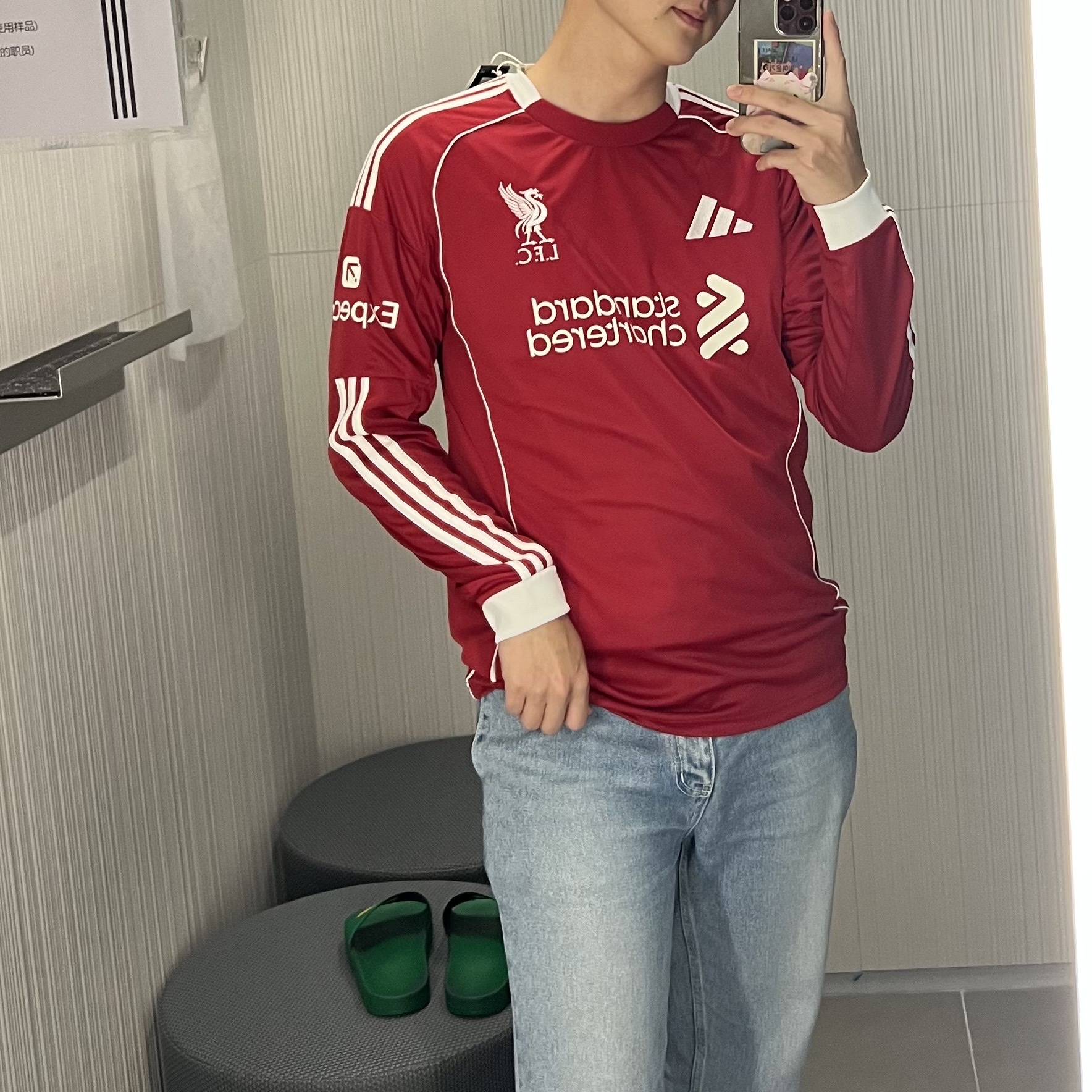 Adidas Liverpool FC 2025/26 Home Long Sleeve Jersey Strawberry Red - KR Sizing (Non Marking Ver.) 착용 스타일