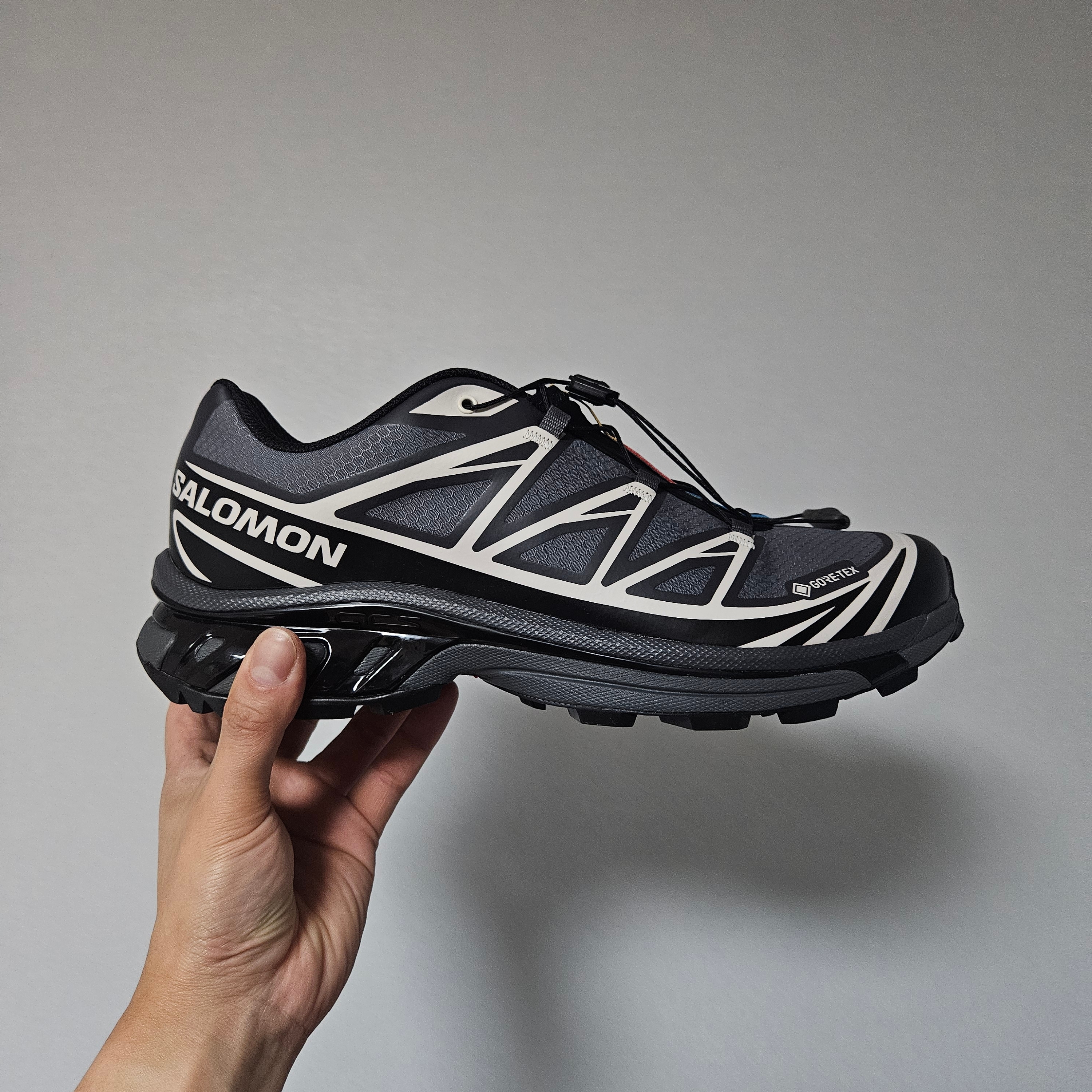 Salomon XT-6 Gore-Tex Black Ebony 착용 스타일