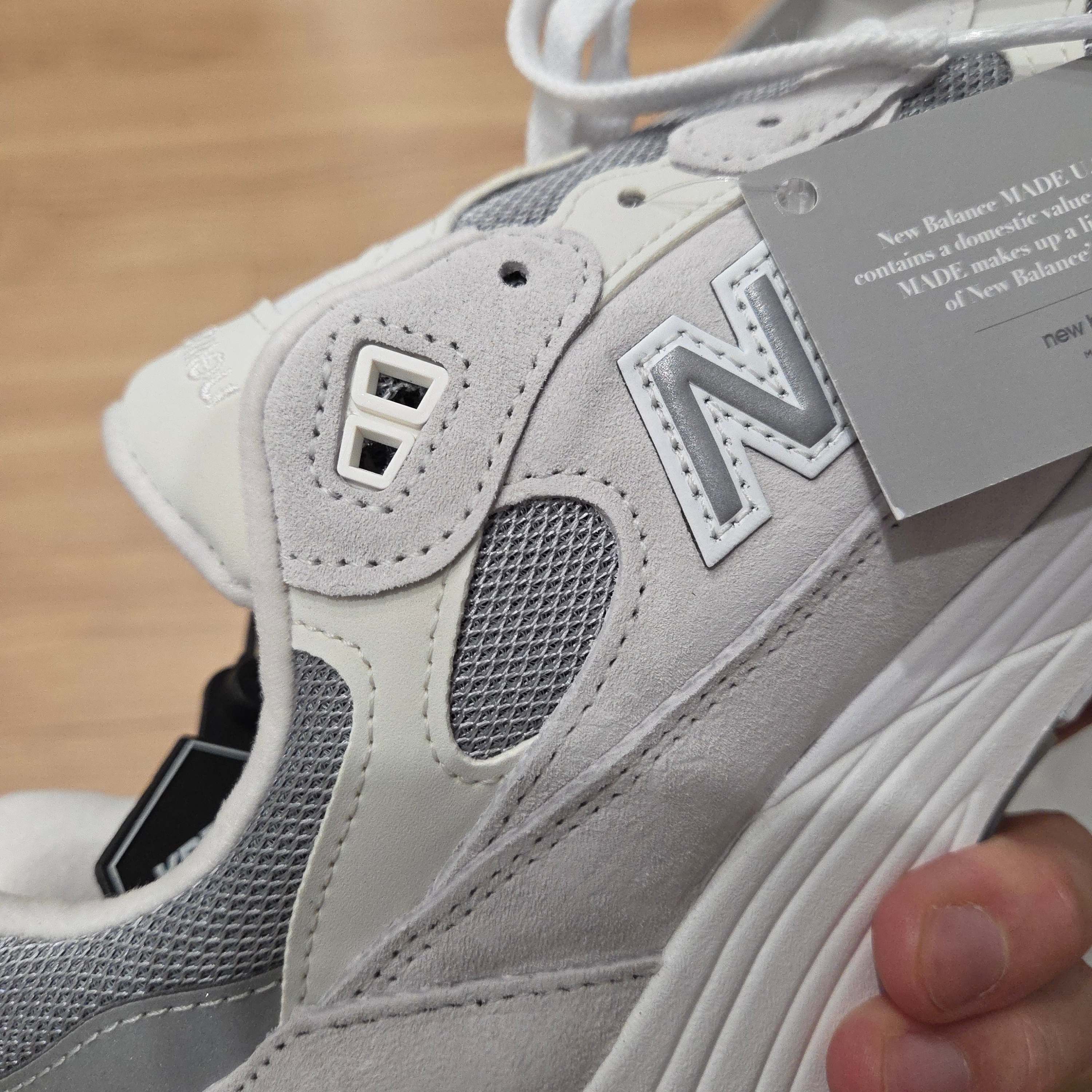 New Balance 992 Made in USA Core White Reflection 착용 스타일 - 4