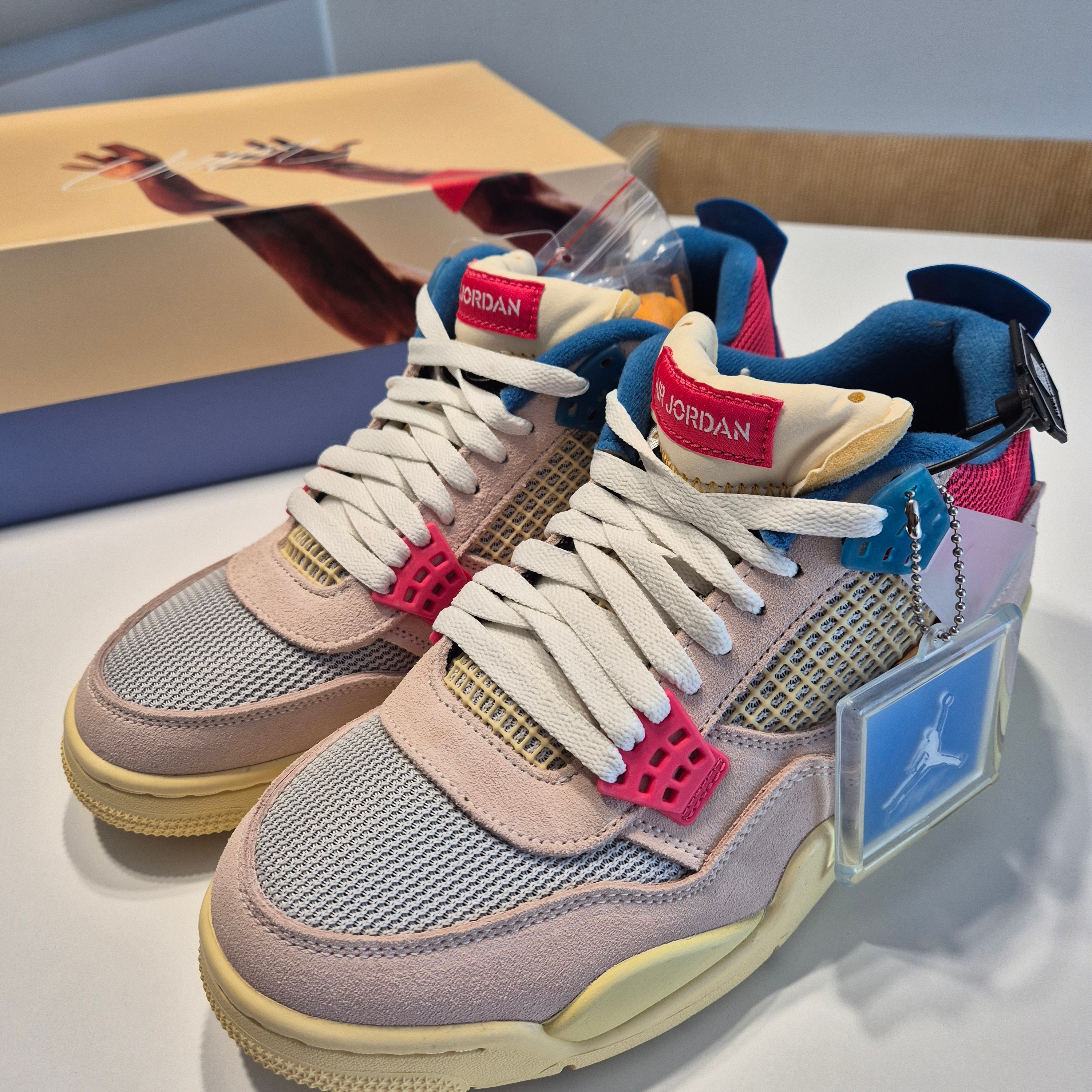 Jordan 4 x Union Retro Guava Ice 착용 스타일