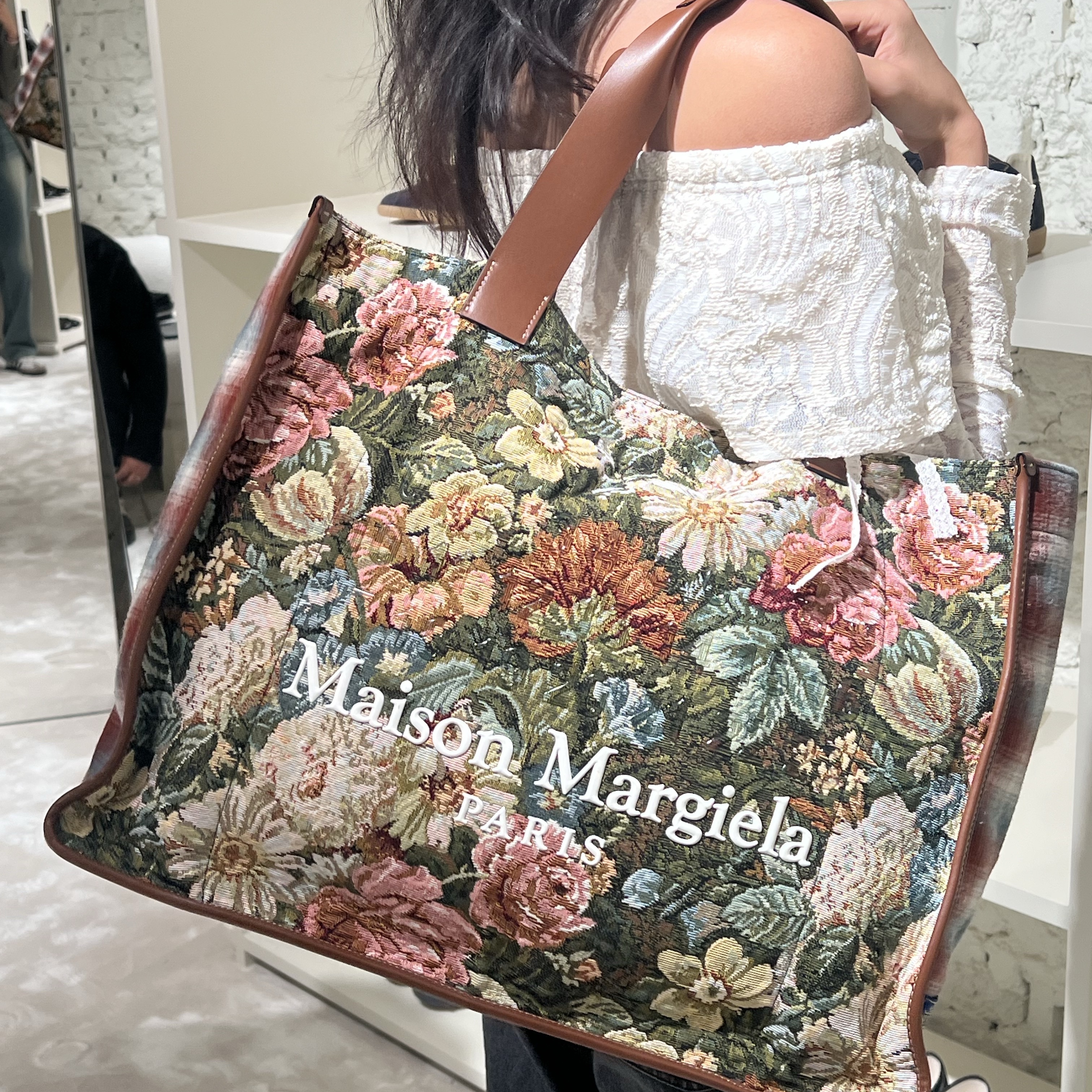 Maison Margiela Cabas Shopping Bag Large Multicolor 착용 스타일 - 3