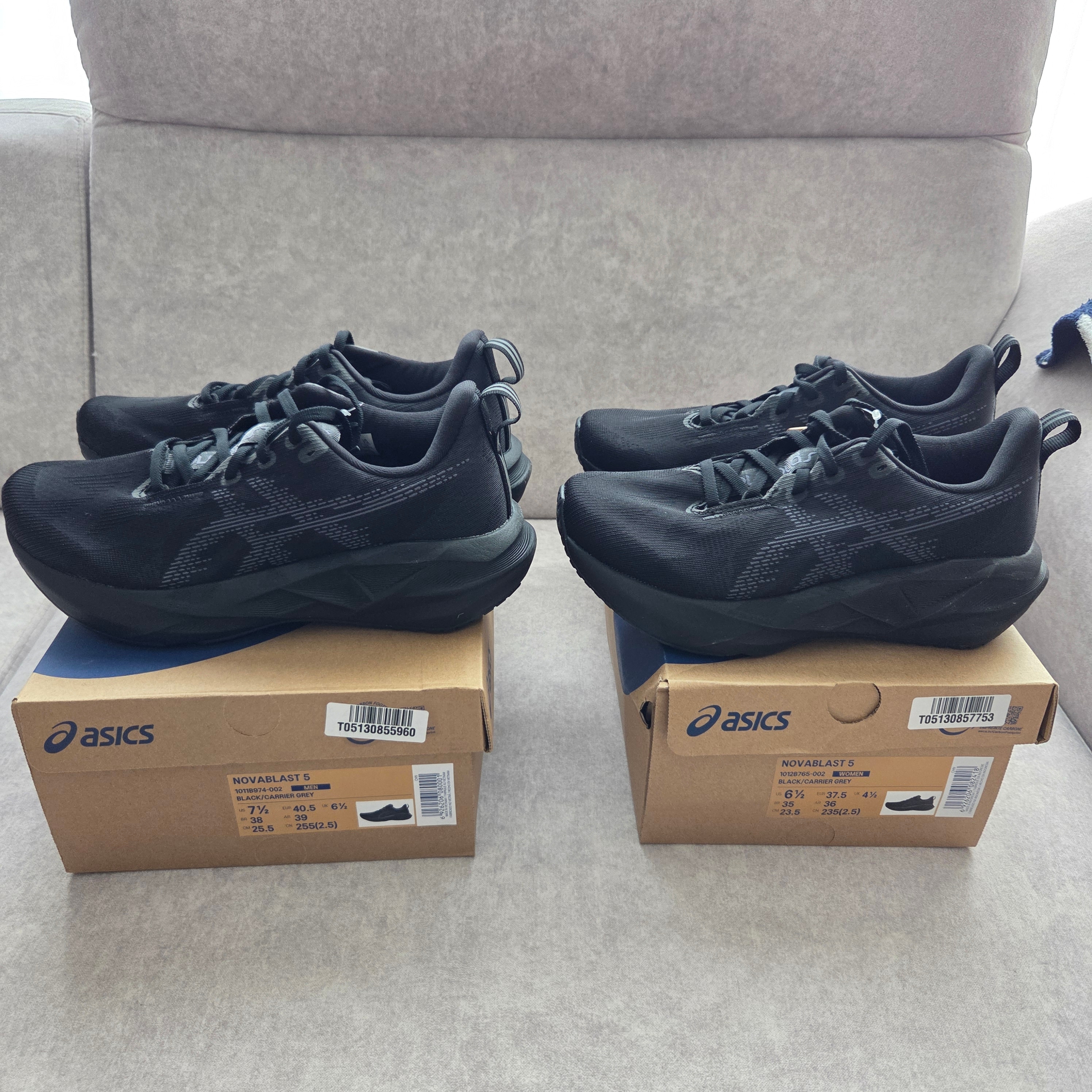 (W) Asics Novablast 5 Black Carrier Grey, Asics Novablast 5 Black Carrier Grey 착용 스타일