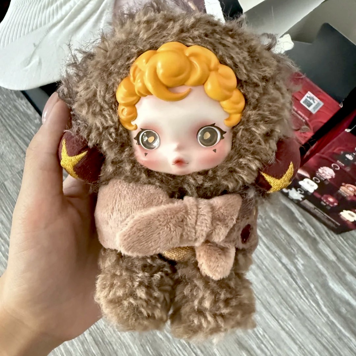 Pop Mart Skullpanda You Found Me ! Series Plush Doll Pendant Sneaky Chestnut (Opened Case) 착용 스타일