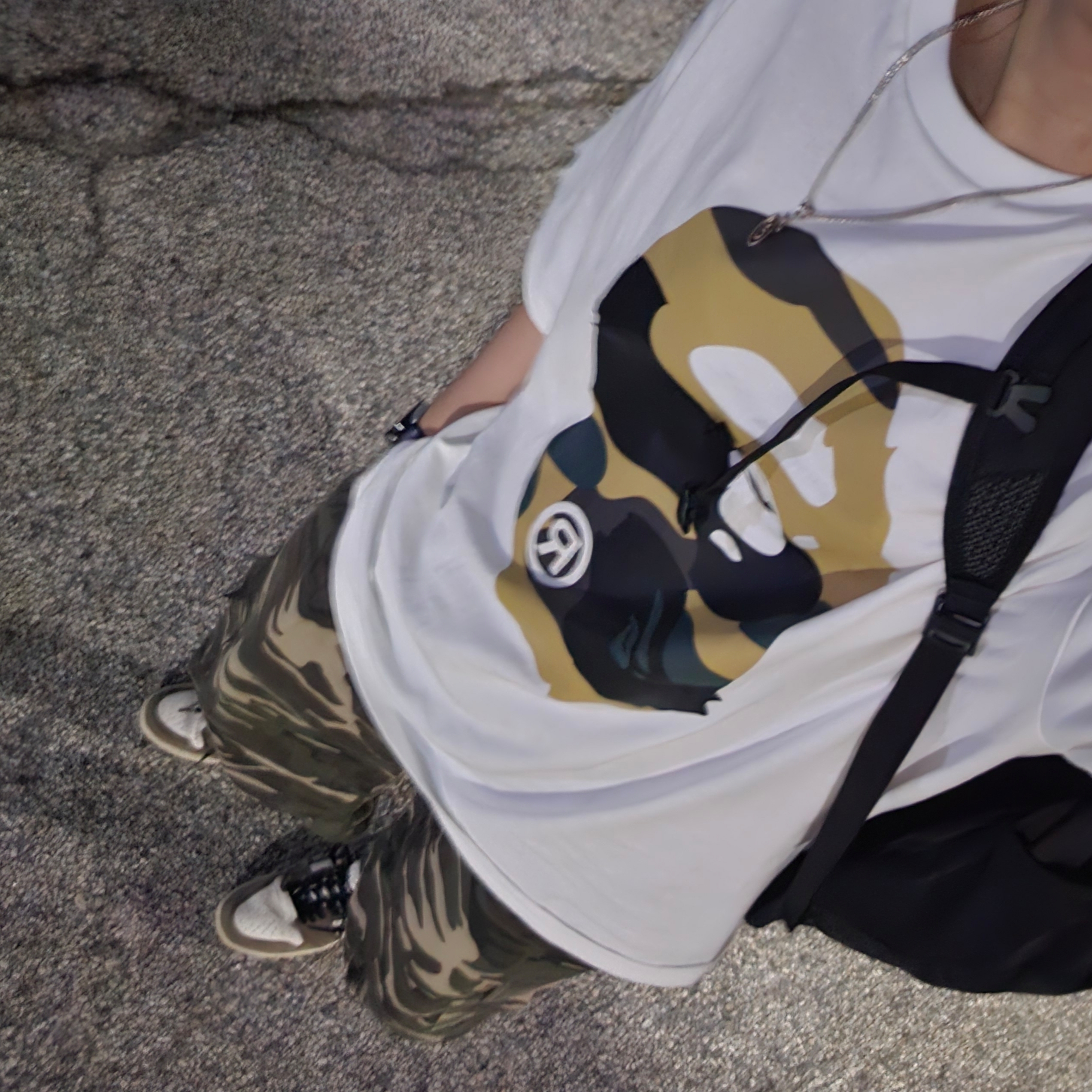 BAPE Giant 1st Camo Big Ape Head T-Shirt White Yellow, Stussy Swirly S Chain Sterling Silver 착용 스타일