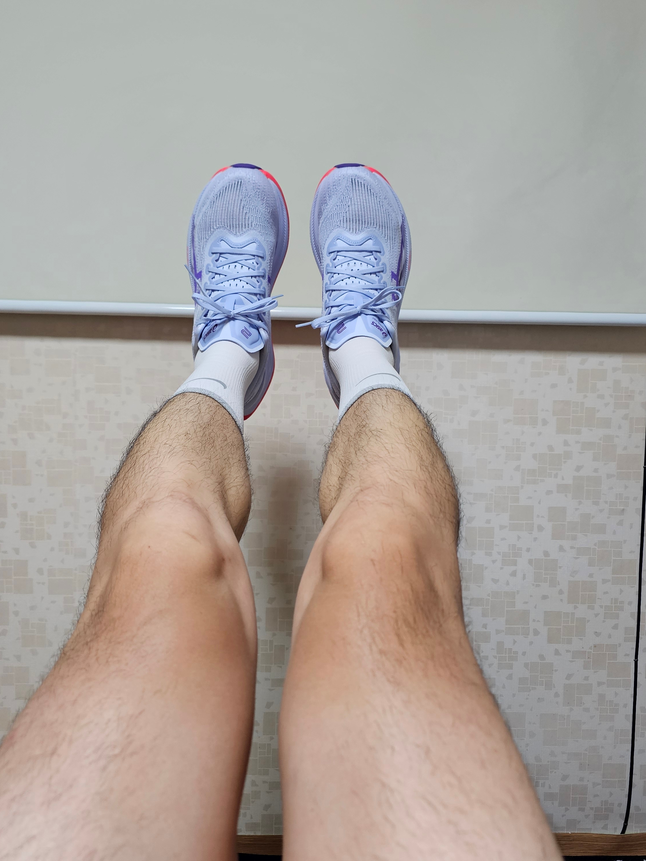 Asics Superblast 2 Blue Fade Edo Purple 착용 스타일 - 2