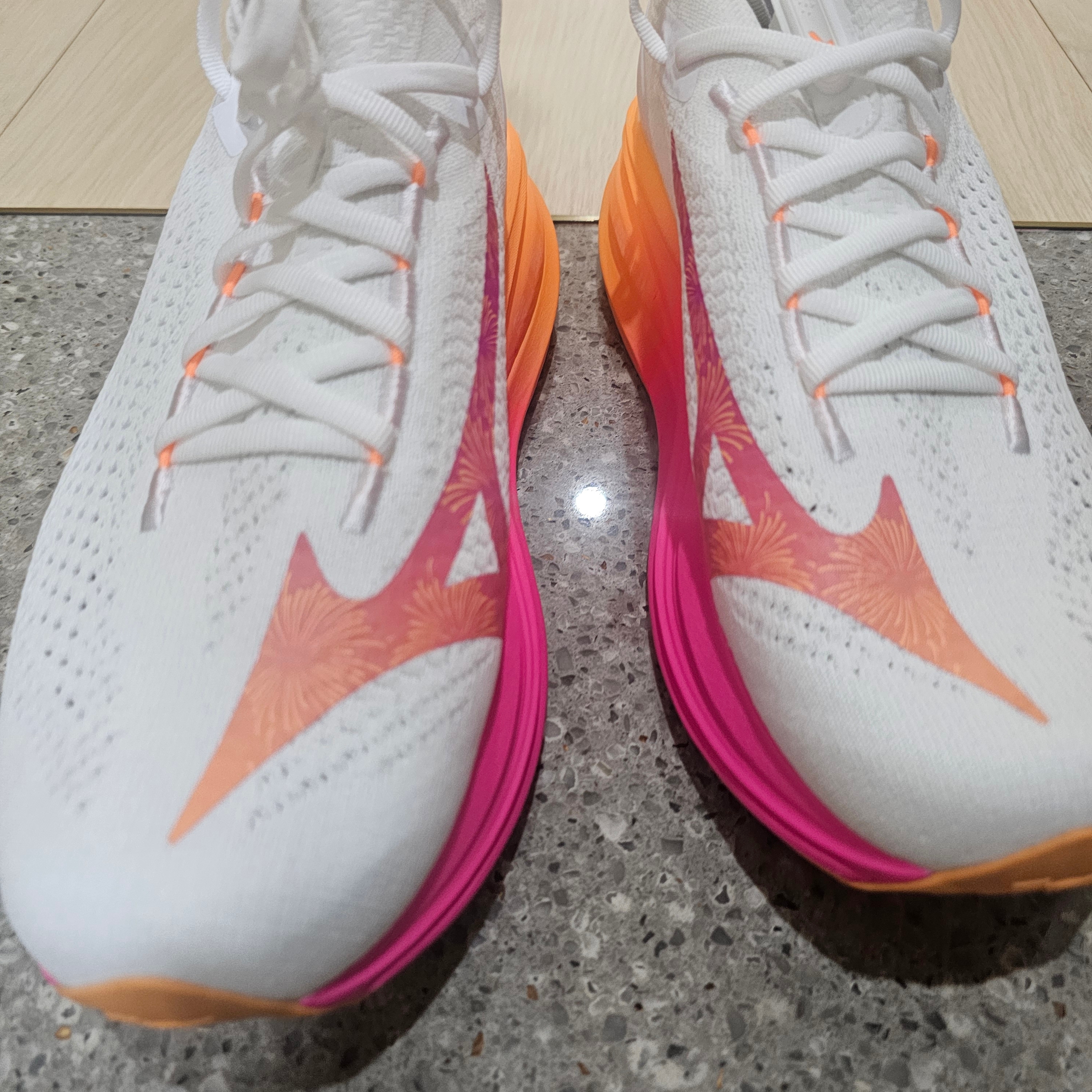Mizuno Neo Vista 2 White Pink 착용 스타일 - 2