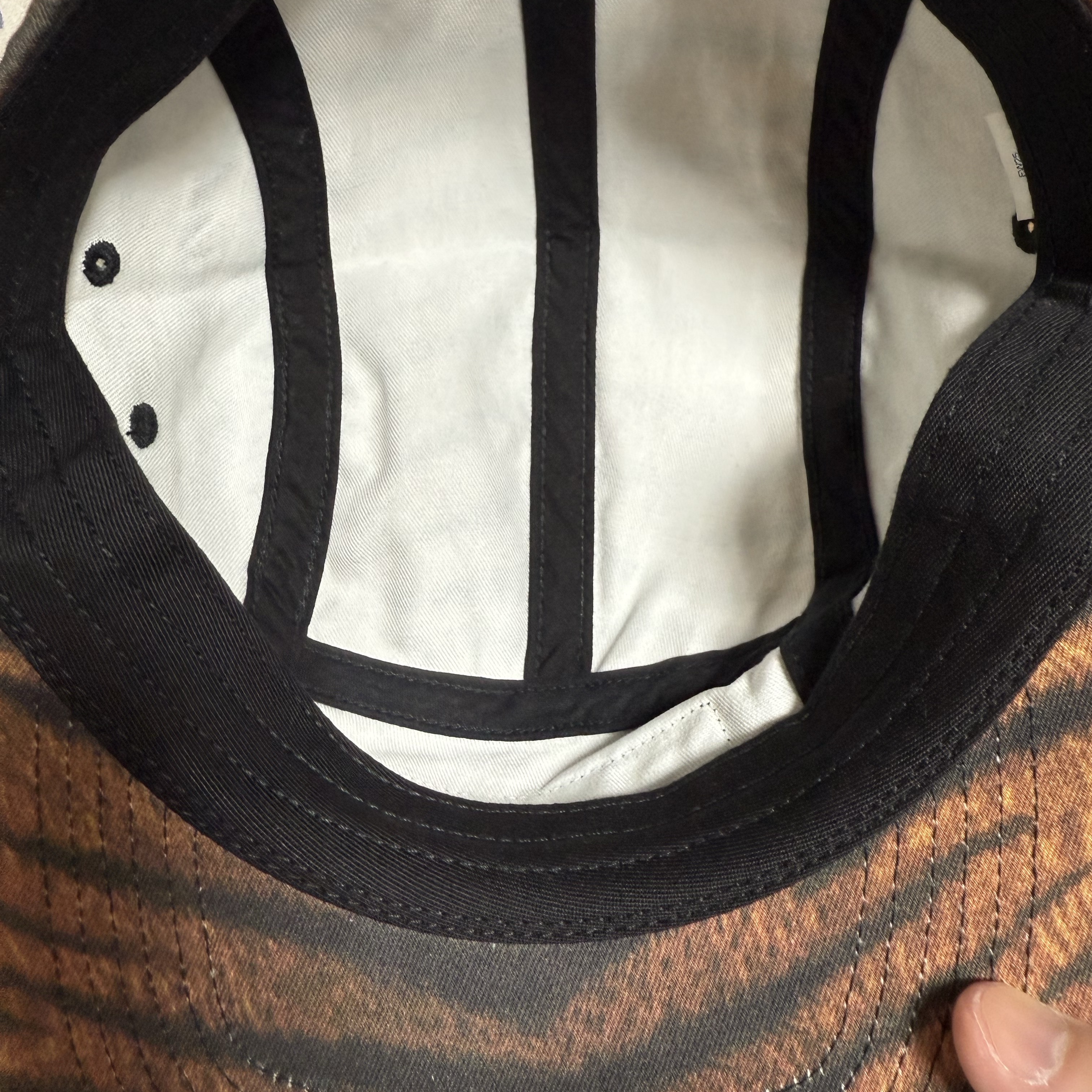 Supreme Washed Chino Twill Camp Cap Tiger - 25FW 착용 스타일 - 3