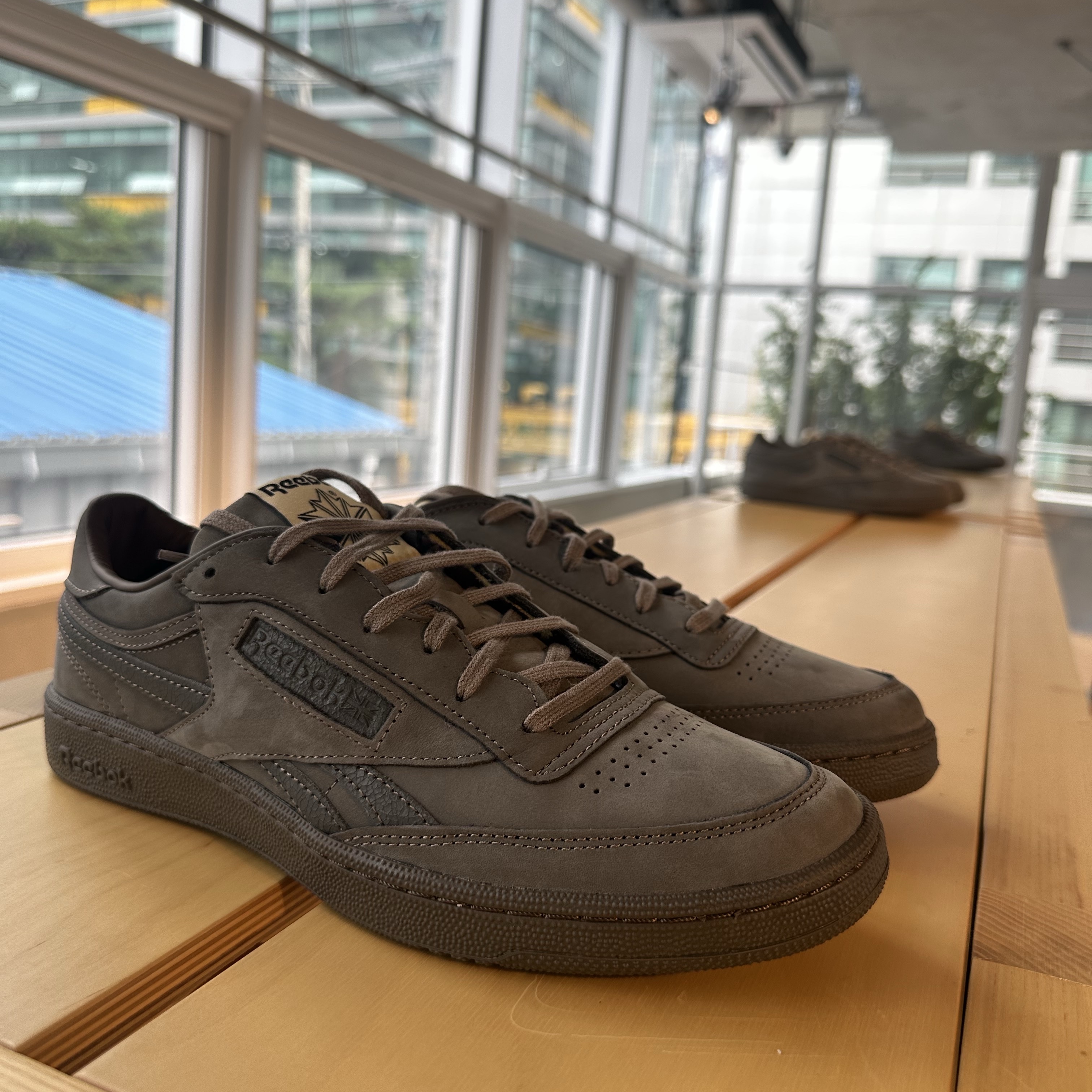 Reebok x Khakis Club C Revenge Khaki 착용 스타일 - 1