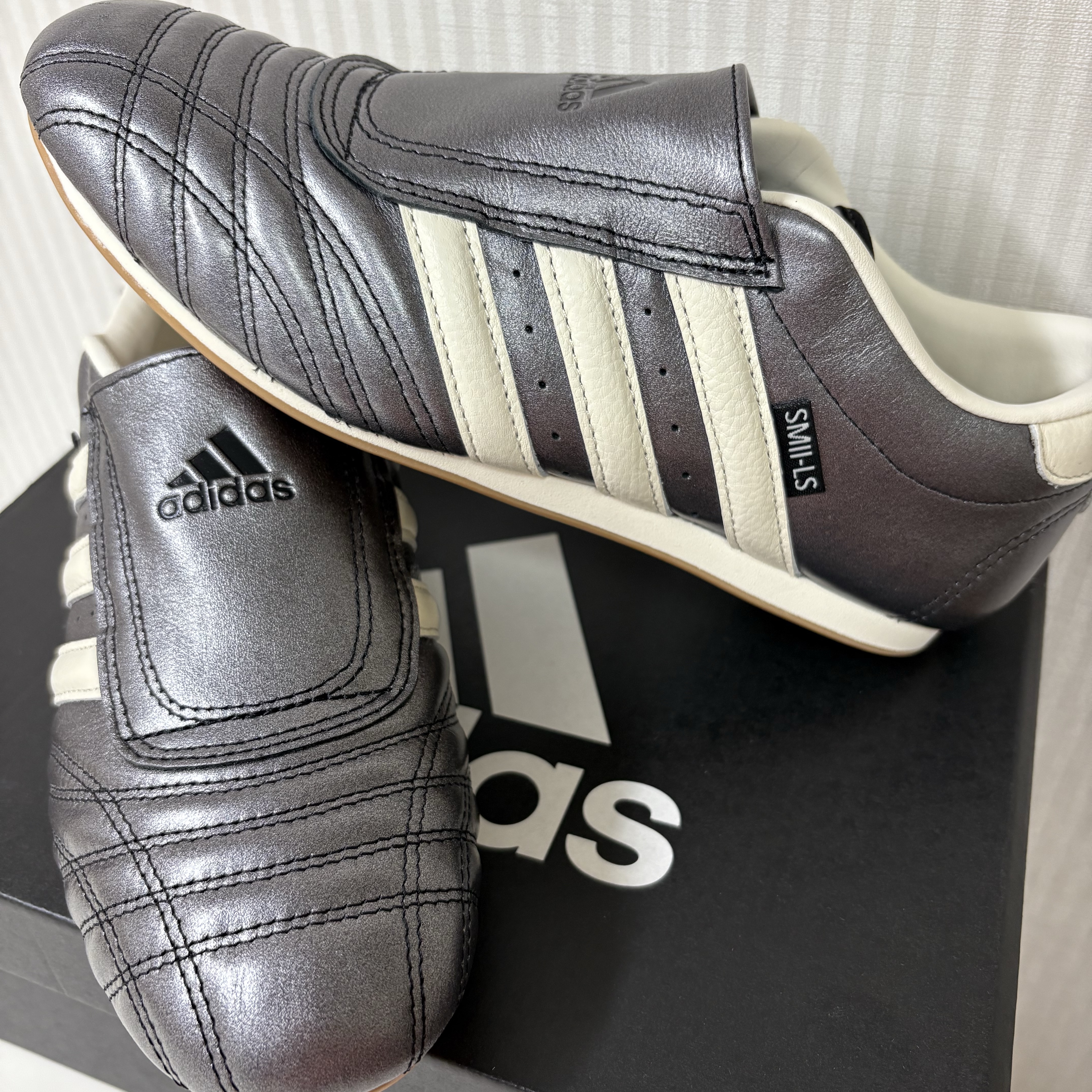 (W) Adidas Taekwondo Core Black Silver Metallic 착용 스타일