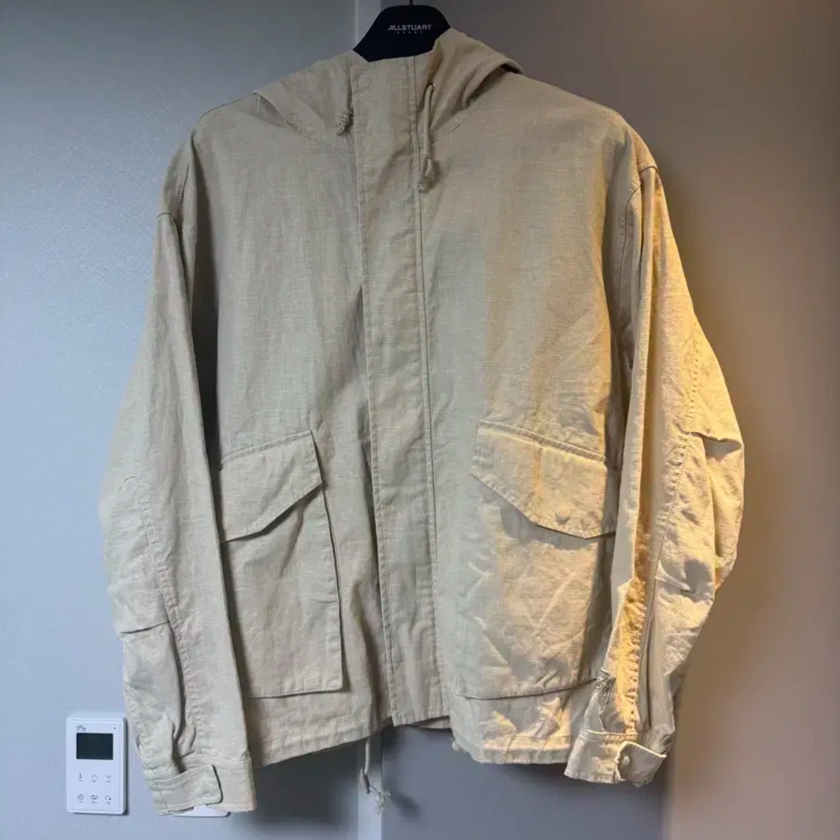 Stussy Waxed Linen Short Parka Natural 착용 스타일