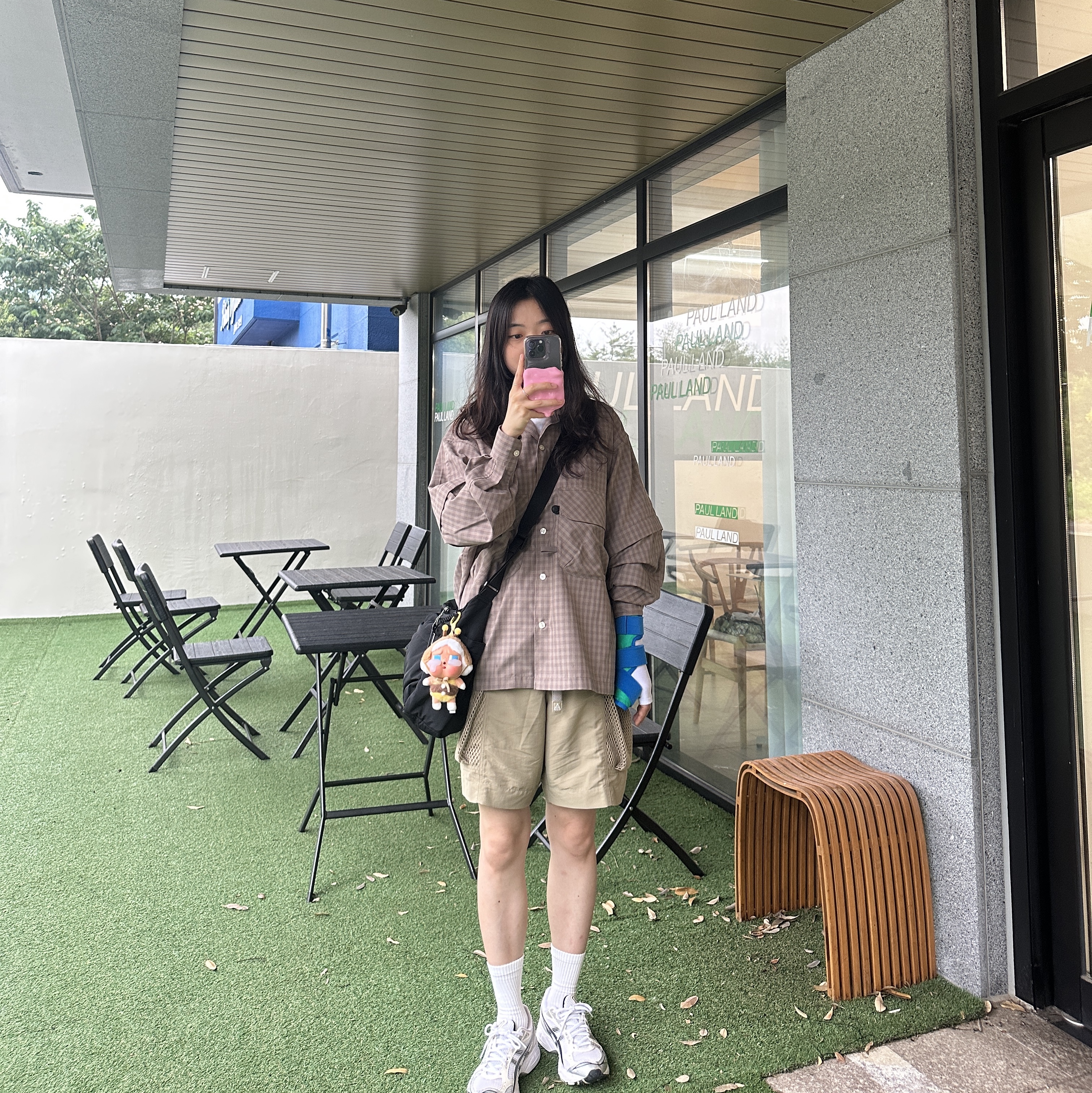 Nike ACG Snowgrass Cargo Shorts Khaki Light Iron Ore - Asia, Daiwa Pier39 Tech Sports Open Collar Shirt L/S Mini Plaid Greige Check 착용 스타일