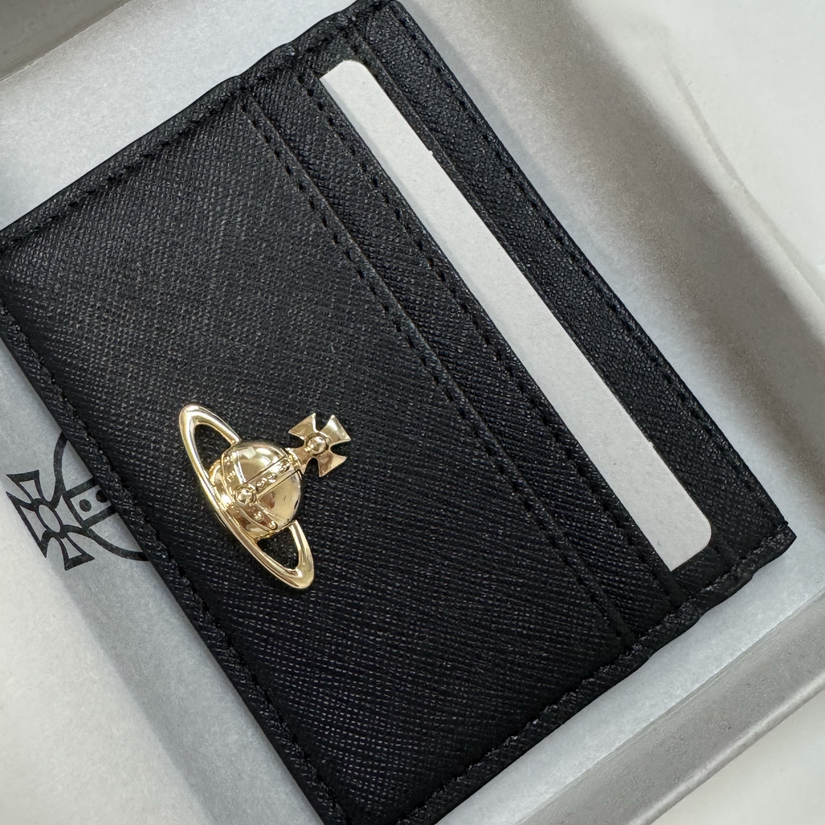 Vivienne Westwood Logo Flat Card Holder Black 착용 스타일