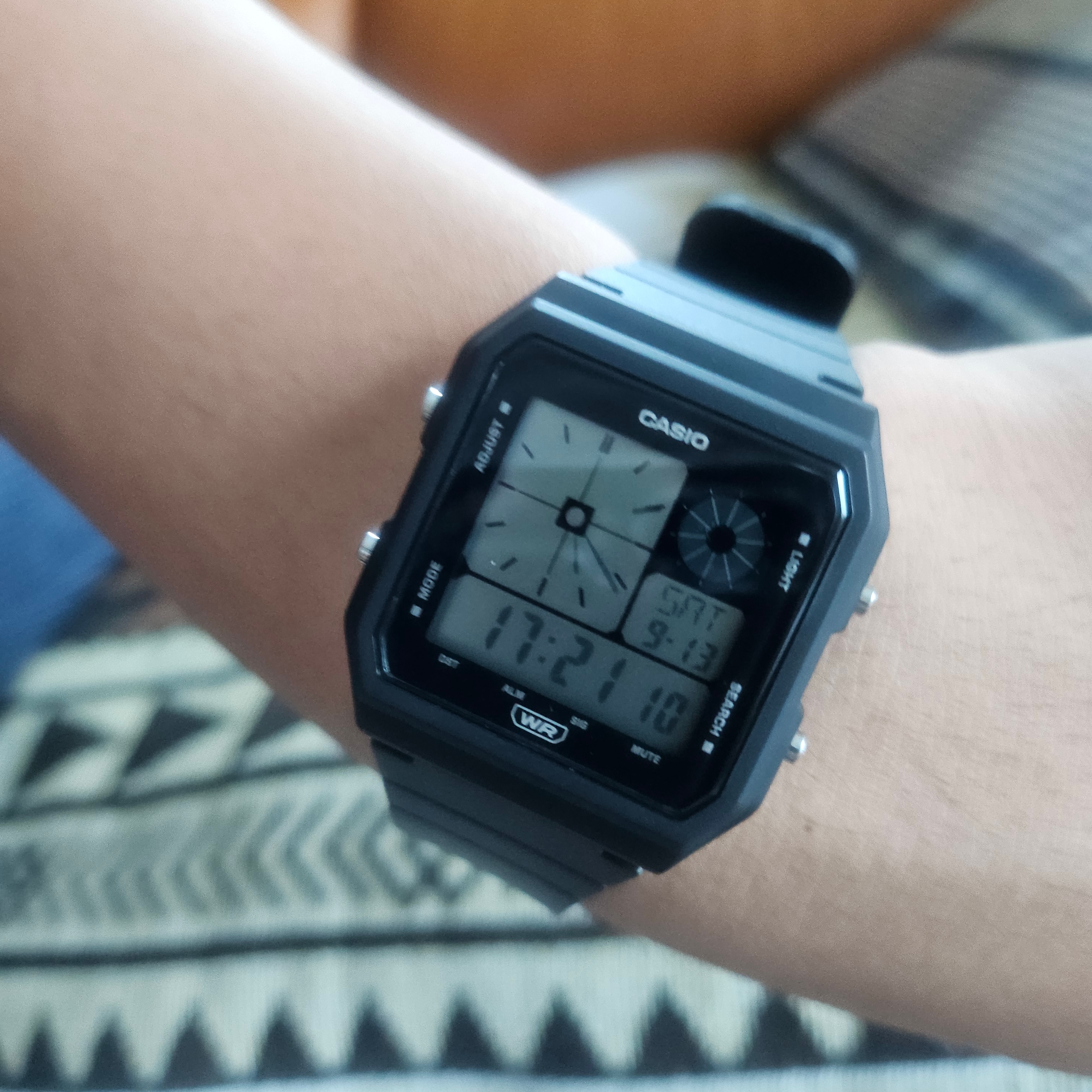 Casio LF-20W-1ADF 착용 스타일