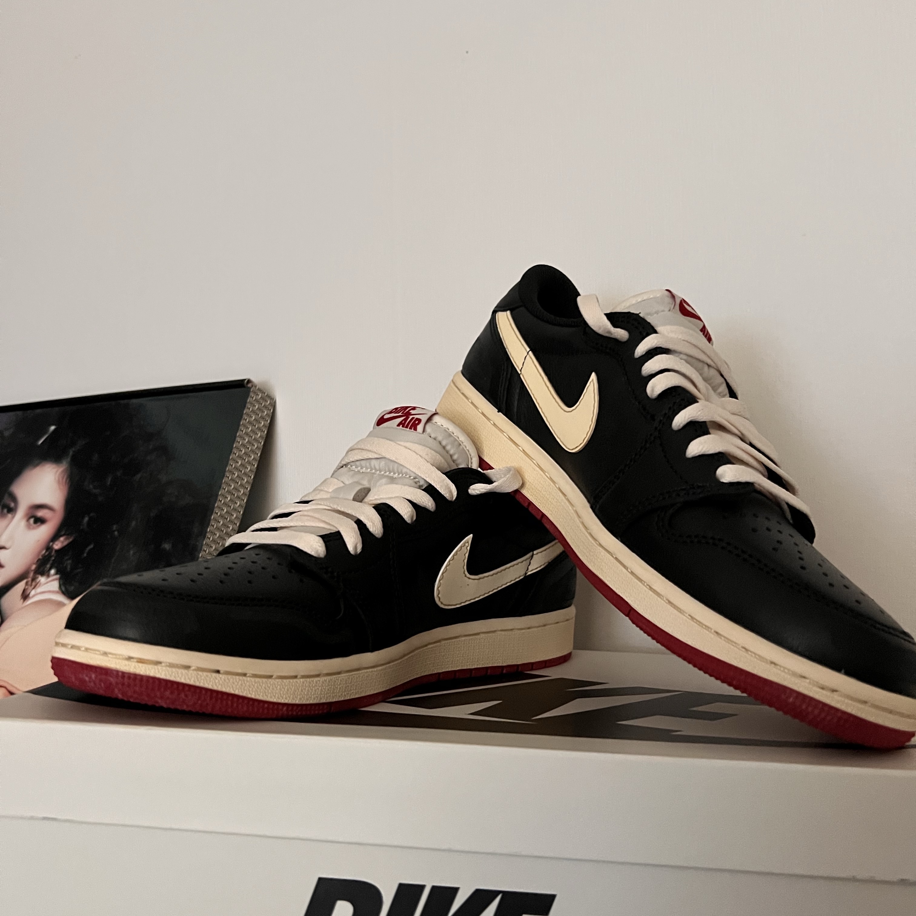 Jordan 1 x Nigel Sylvester Retro Low OG Better With Time, NewJeans How Sweet Standard (Danielle Ver.) 착용 스타일