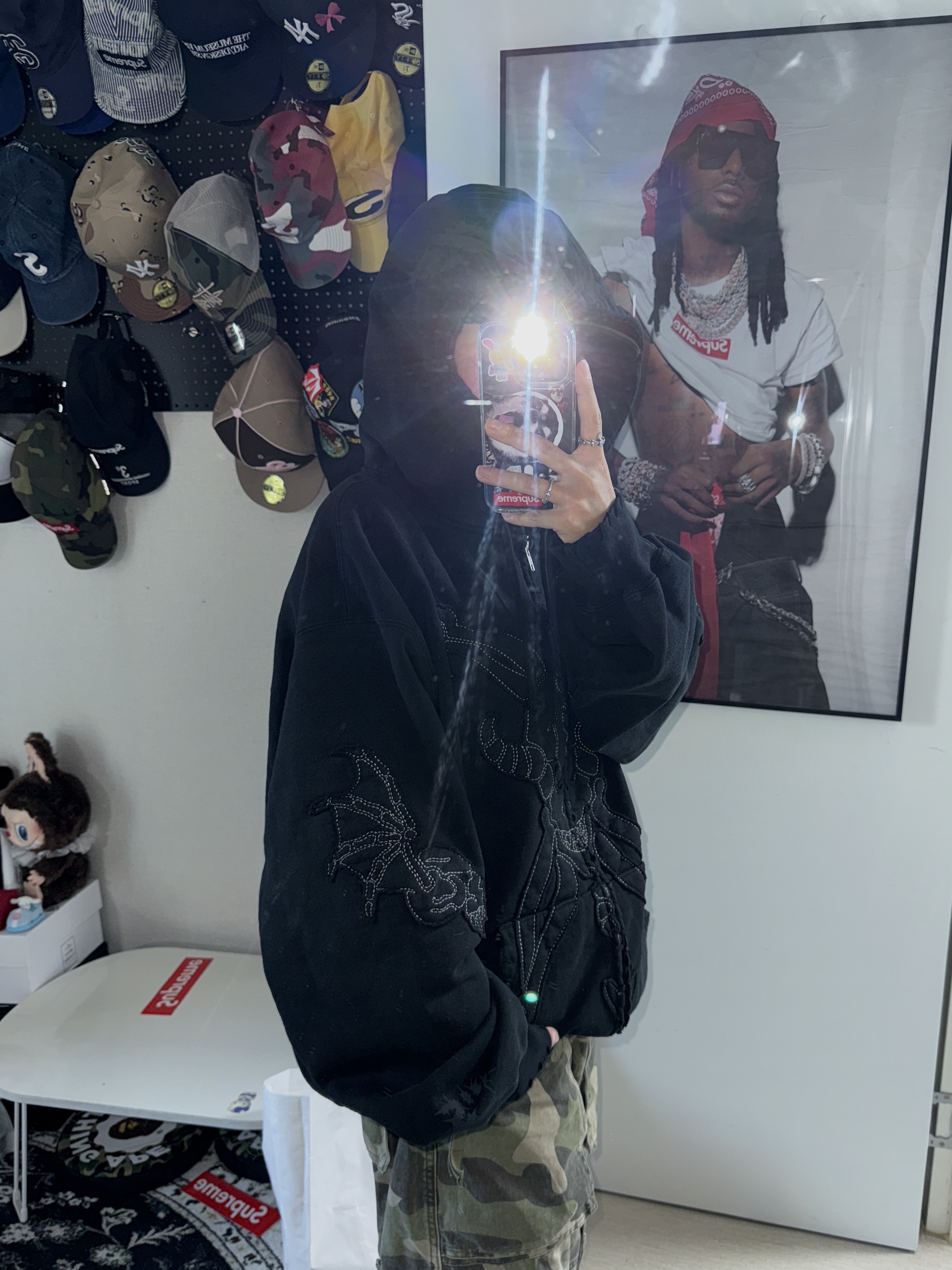 Supreme x Y's by Yohji Yamamoto Zip Up Hooded Sweatshirt Black - 25FW, Supreme Piping Script Logo New Era Black - 25SS 착용 스타일 - 1