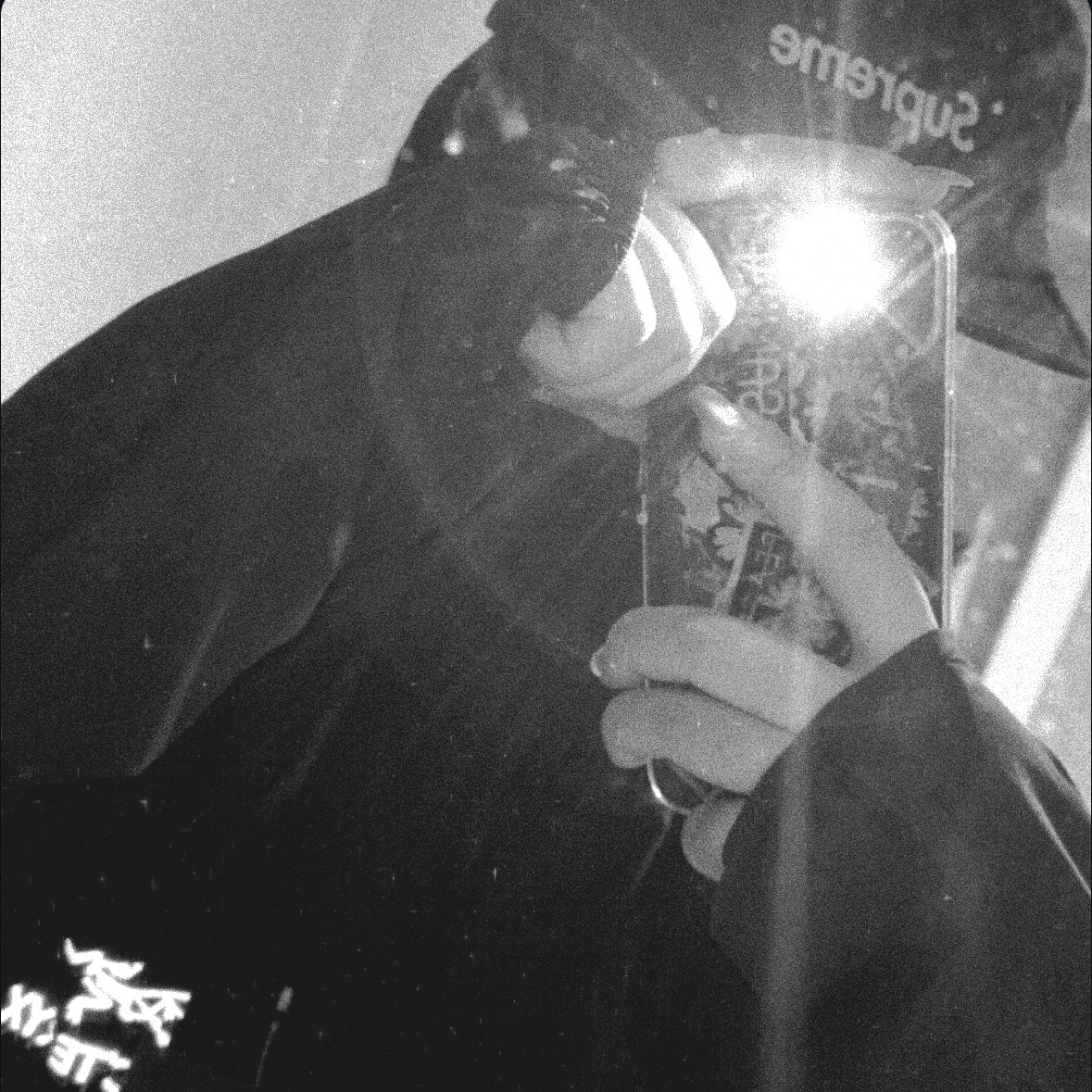 Arc'teryx Squamish Hoody Black, Supreme Military Camp Cap Black - 25SS 착용 스타일 - 1